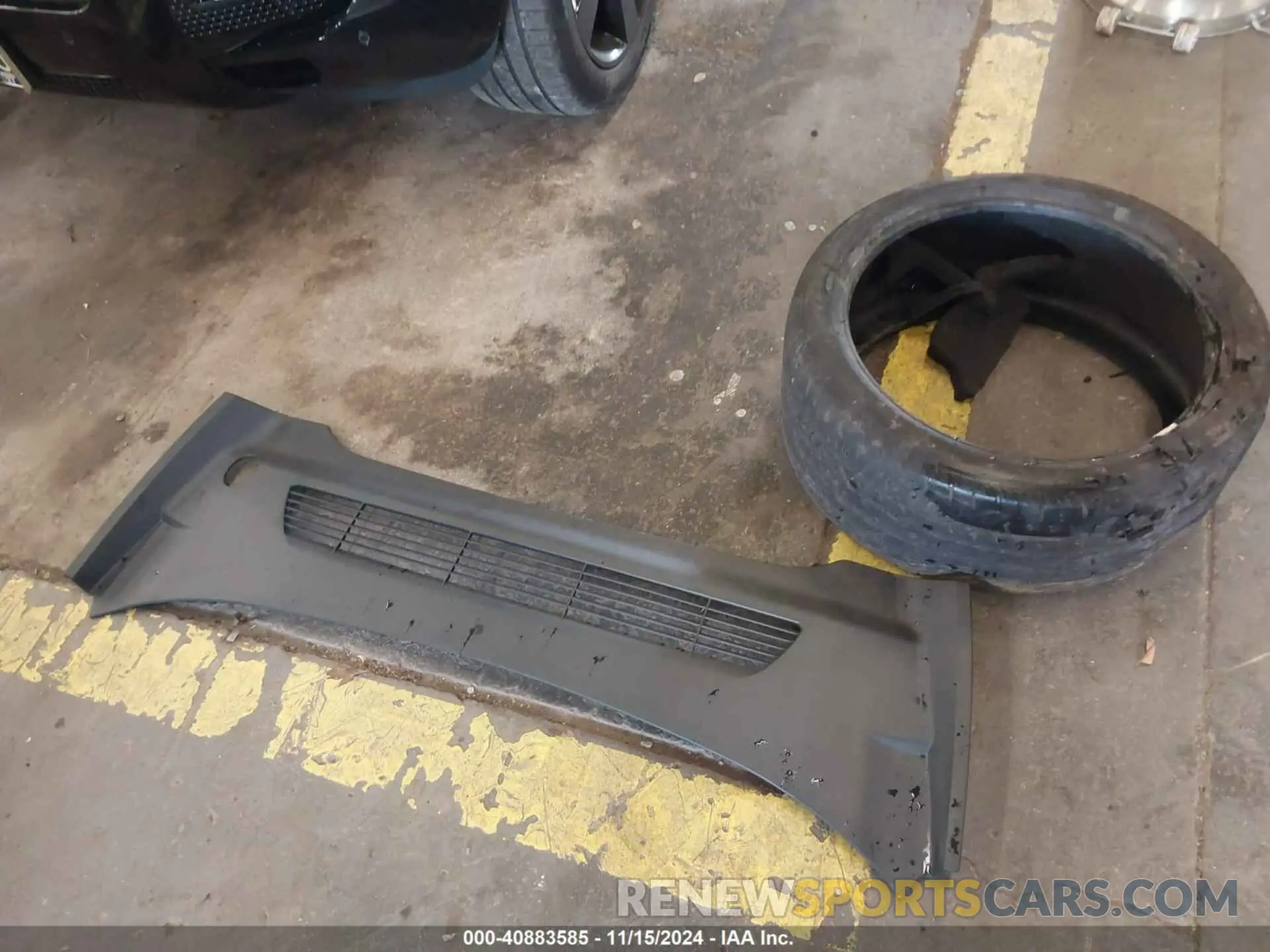 11 Photograph of a damaged car 7SAYGDEE4NF571738 TESLA MODEL Y 2022