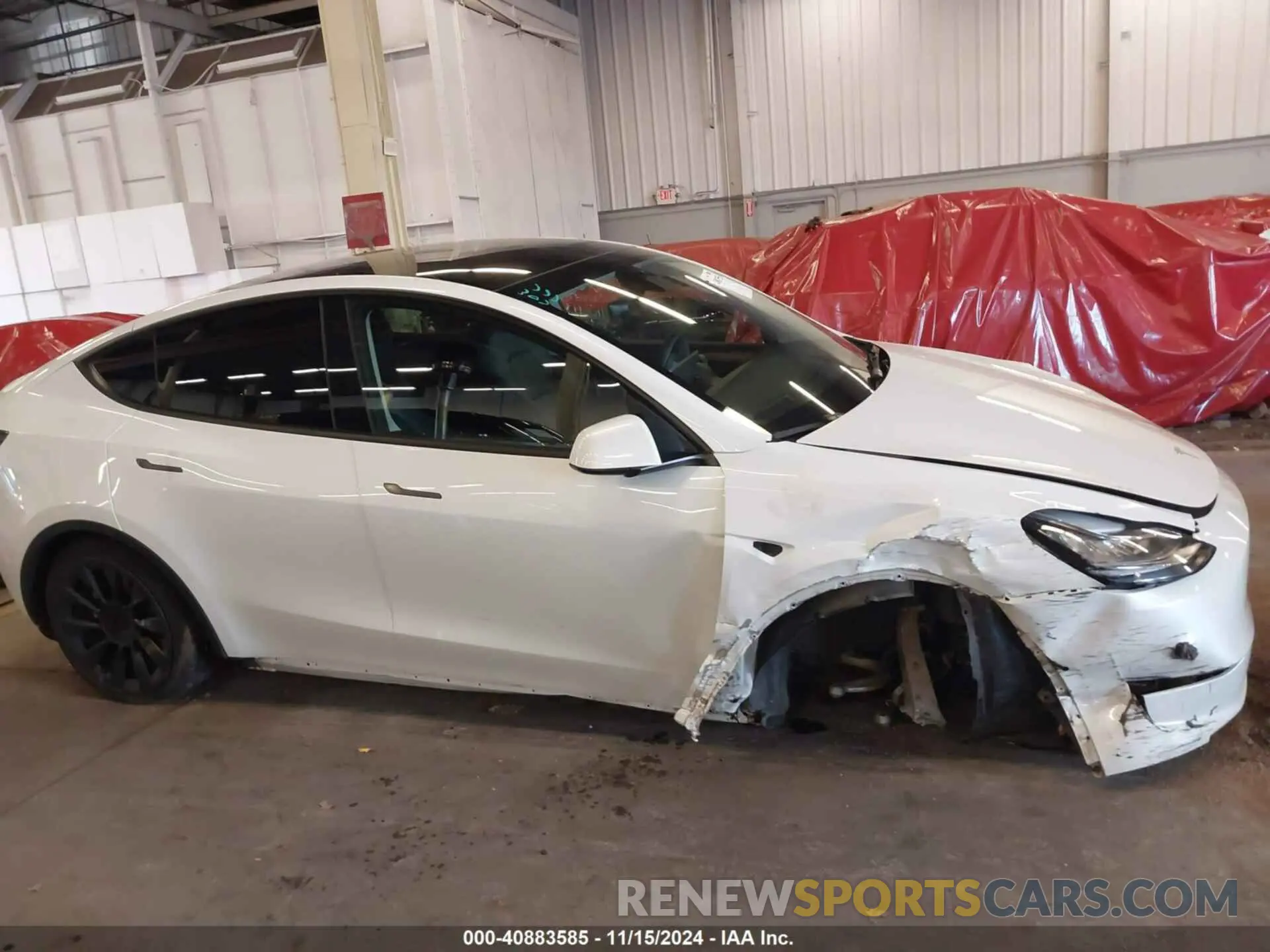 13 Photograph of a damaged car 7SAYGDEE4NF571738 TESLA MODEL Y 2022