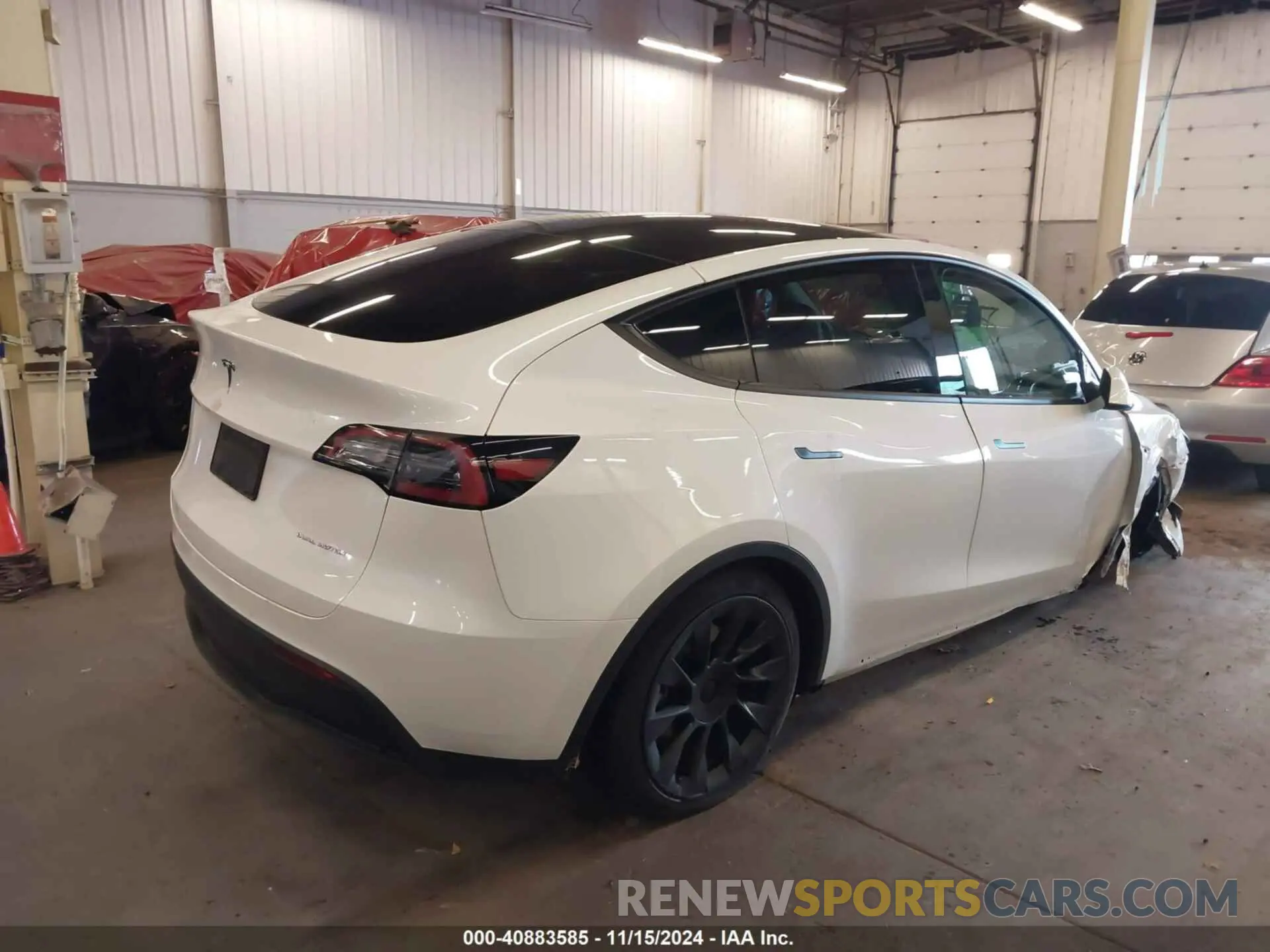 4 Photograph of a damaged car 7SAYGDEE4NF571738 TESLA MODEL Y 2022