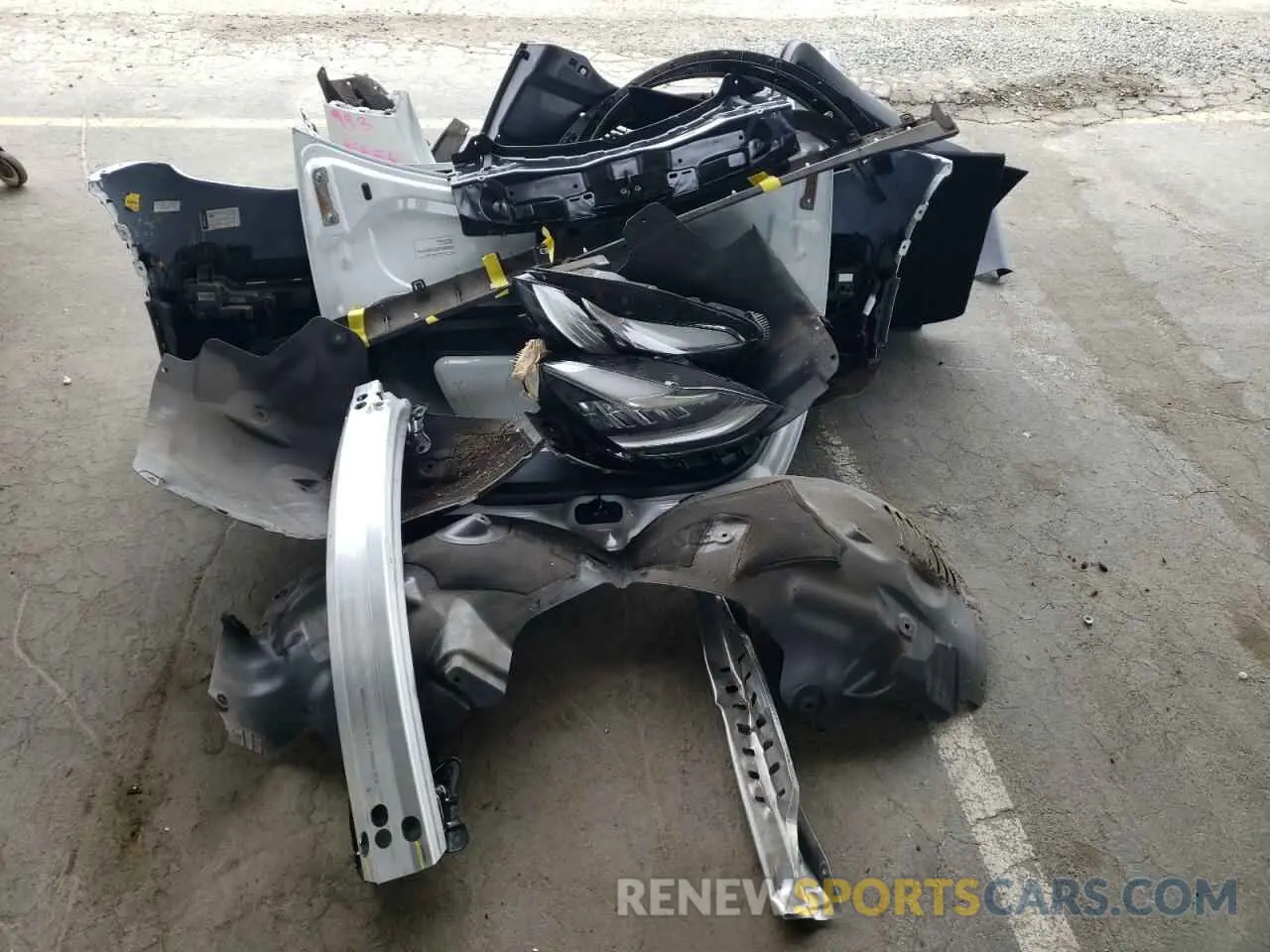 12 Photograph of a damaged car 7SAYGDEE4NF576275 TESLA MODEL Y 2022