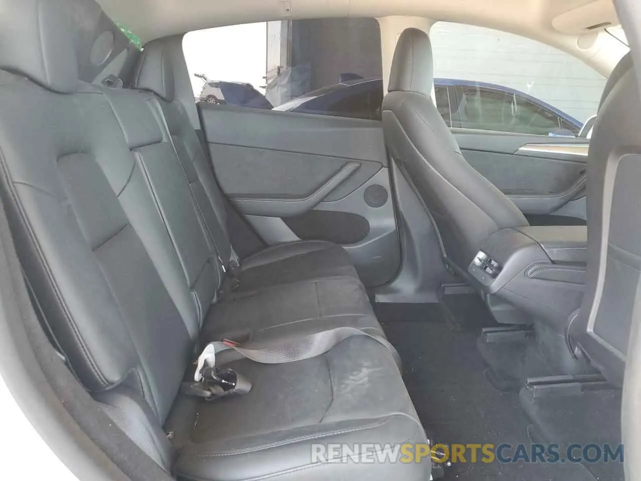 10 Photograph of a damaged car 7SAYGDEE5NA015841 TESLA MODEL Y 2022