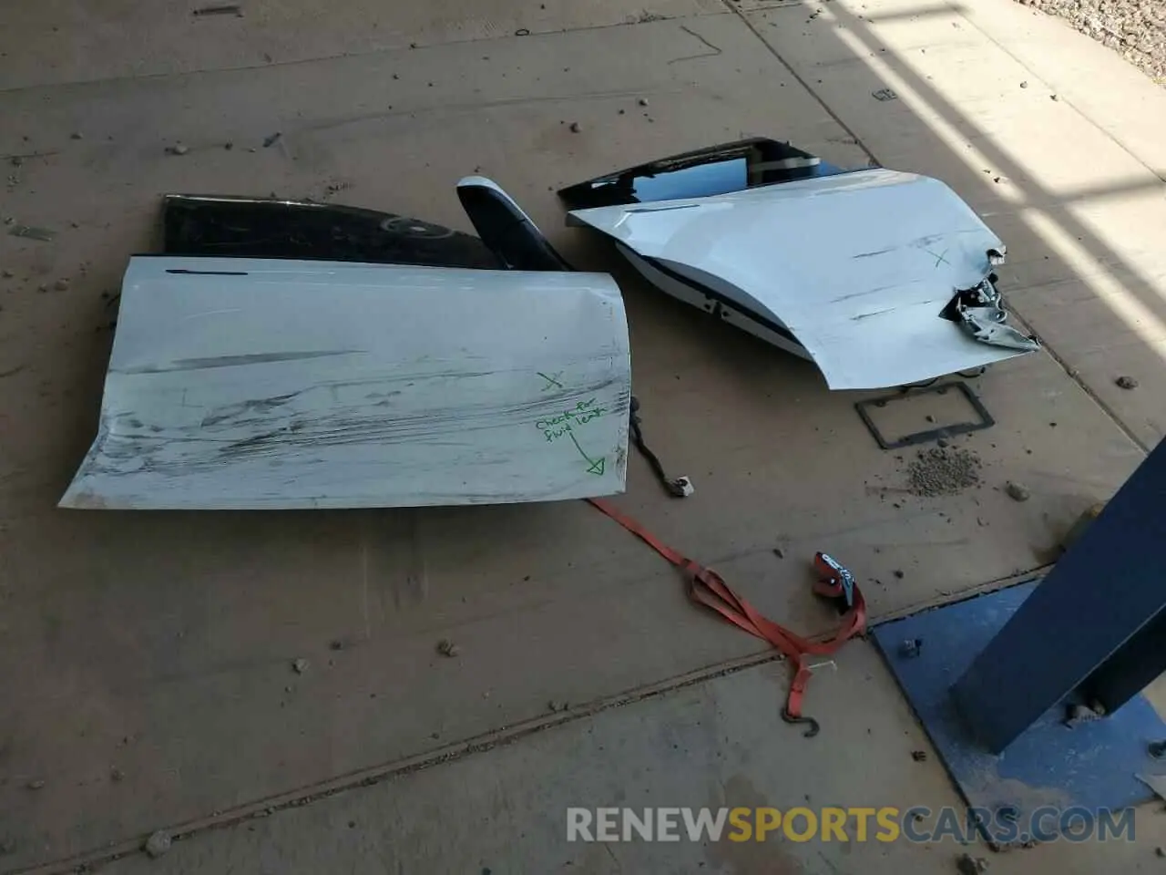 12 Photograph of a damaged car 7SAYGDEE5NA015841 TESLA MODEL Y 2022