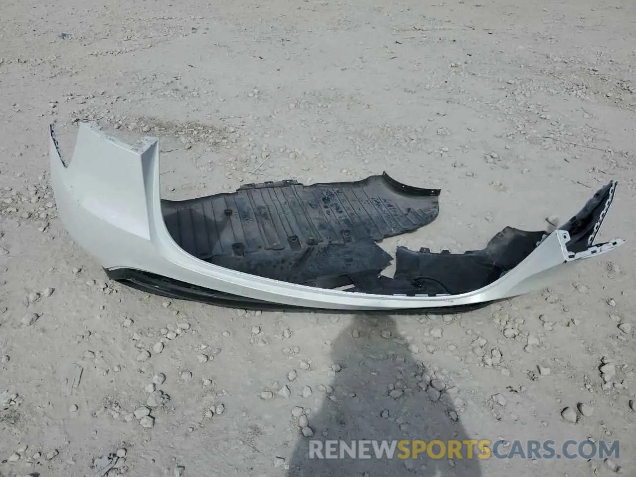 12 Photograph of a damaged car 7SAYGDEE5NA016133 TESLA MODEL Y 2022