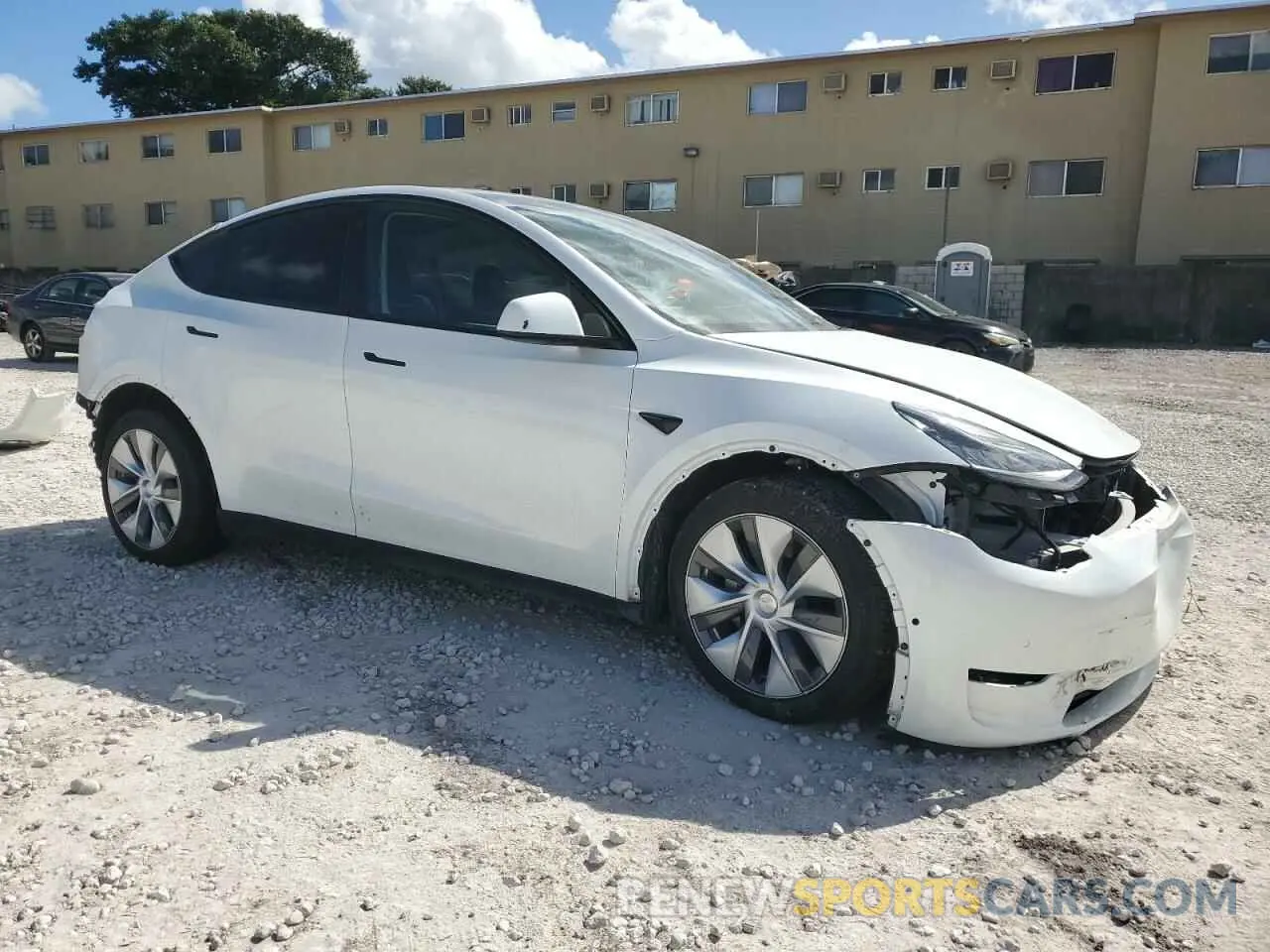 4 Photograph of a damaged car 7SAYGDEE5NA016133 TESLA MODEL Y 2022