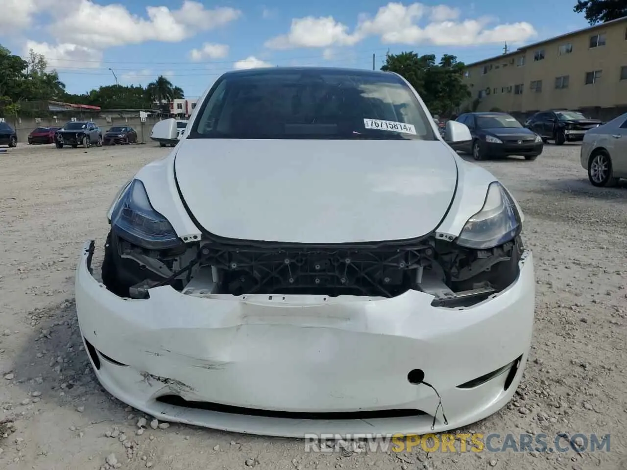 5 Photograph of a damaged car 7SAYGDEE5NA016133 TESLA MODEL Y 2022