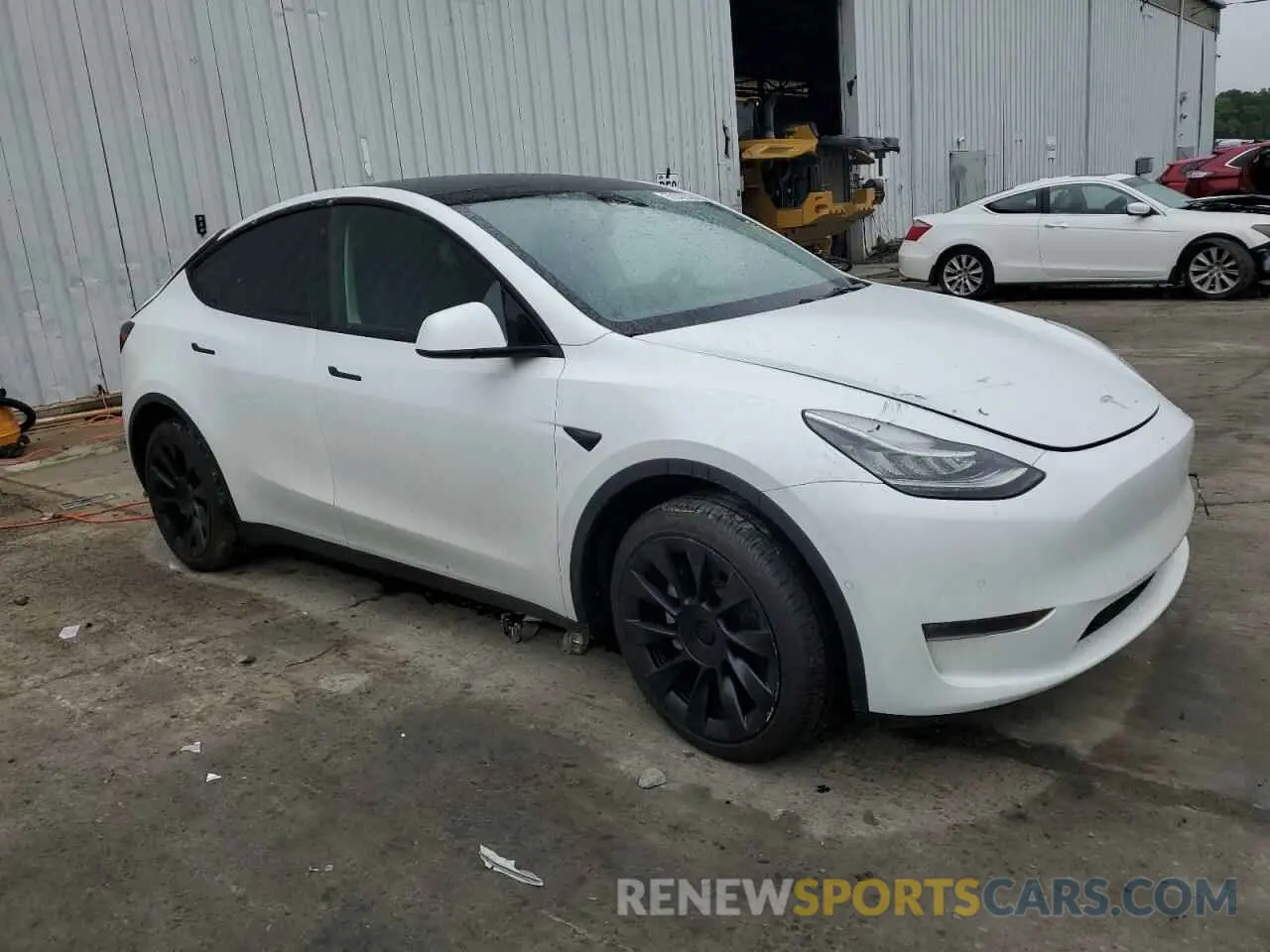 4 Photograph of a damaged car 7SAYGDEE5NA016276 TESLA MODEL Y 2022