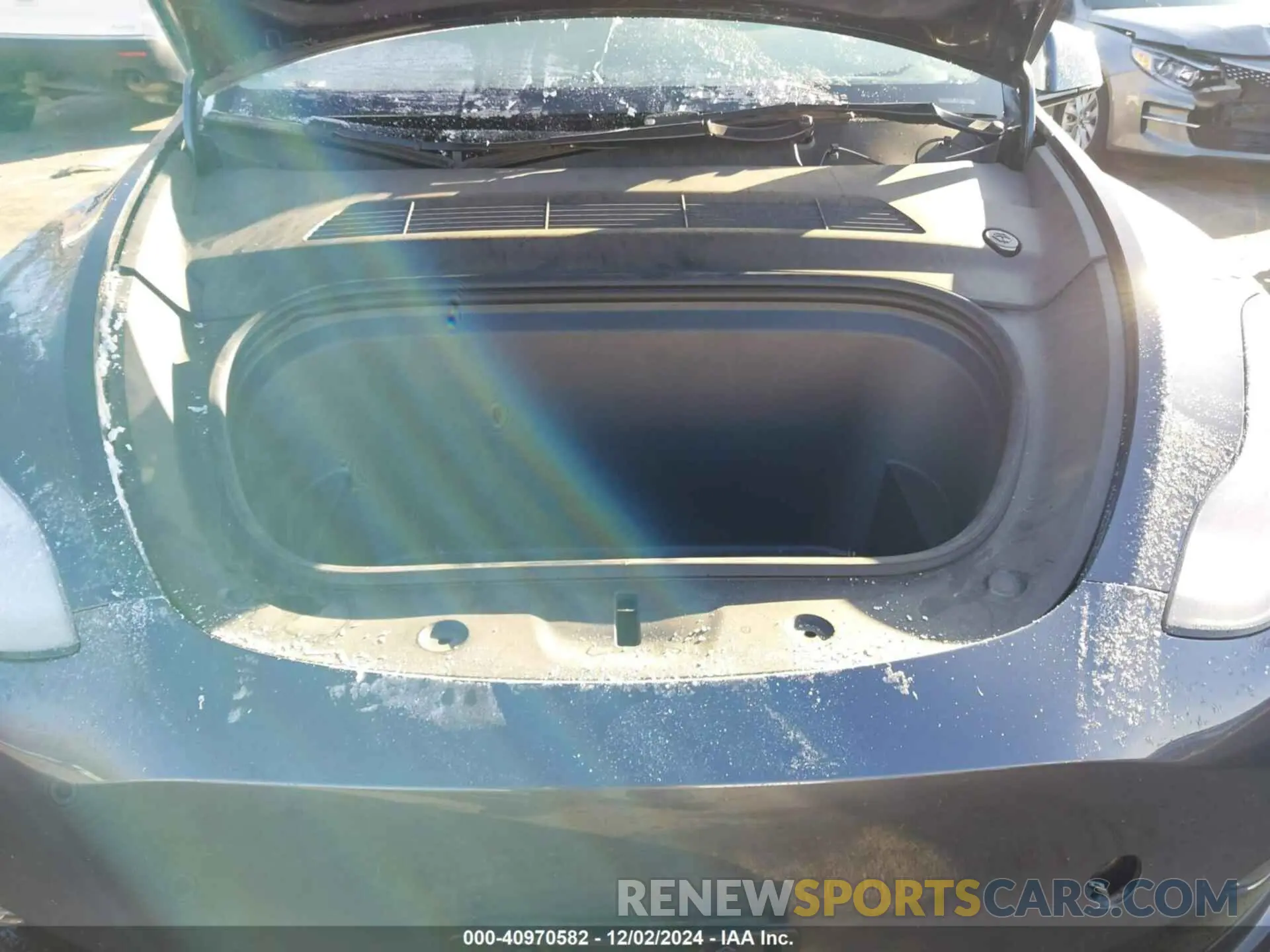 10 Photograph of a damaged car 7SAYGDEE5NF307170 TESLA MODEL Y 2022