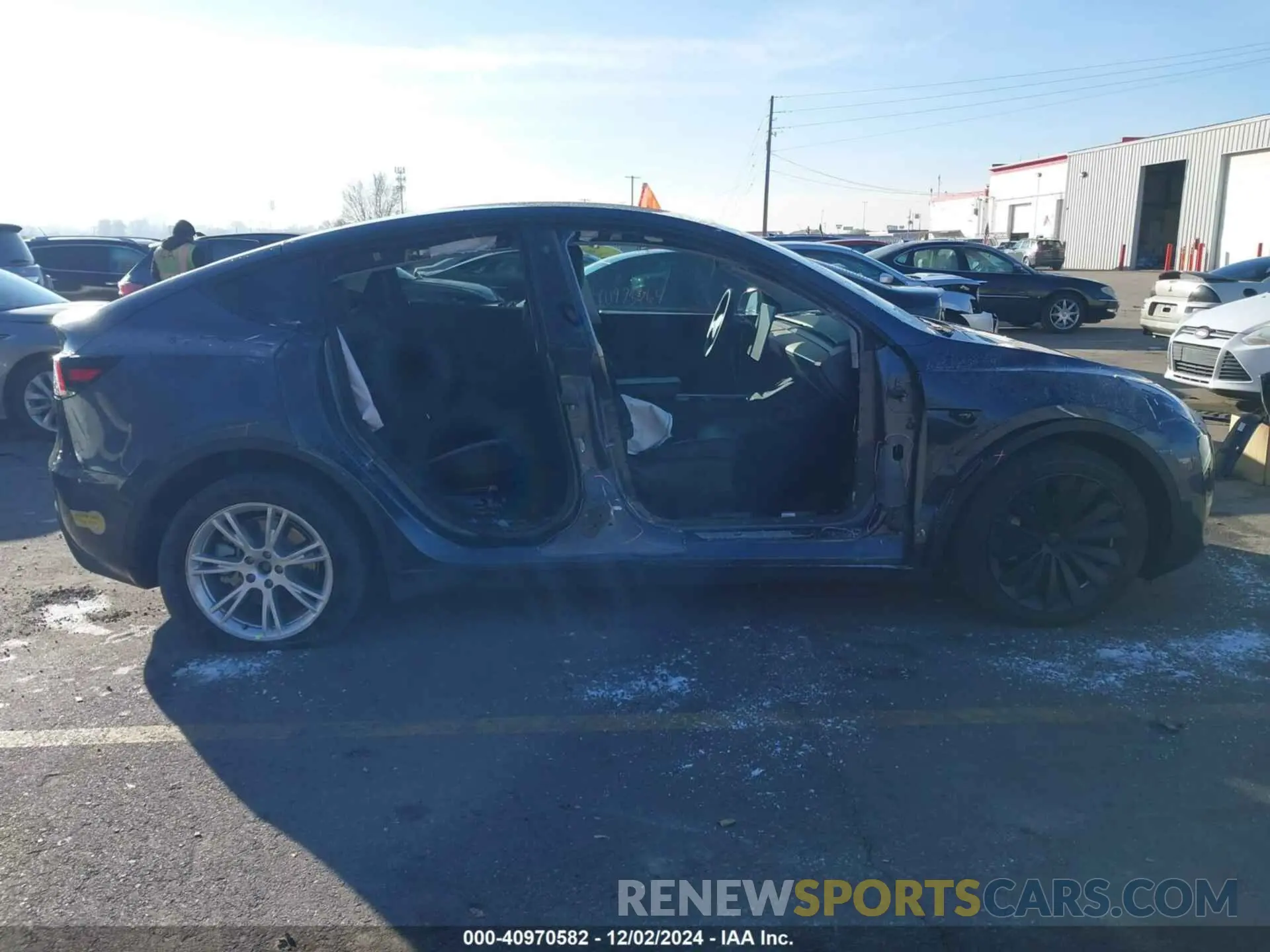 14 Photograph of a damaged car 7SAYGDEE5NF307170 TESLA MODEL Y 2022
