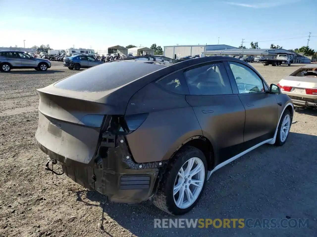 4 Photograph of a damaged car 7SAYGDEE5NF310148 TESLA MODEL Y 2022