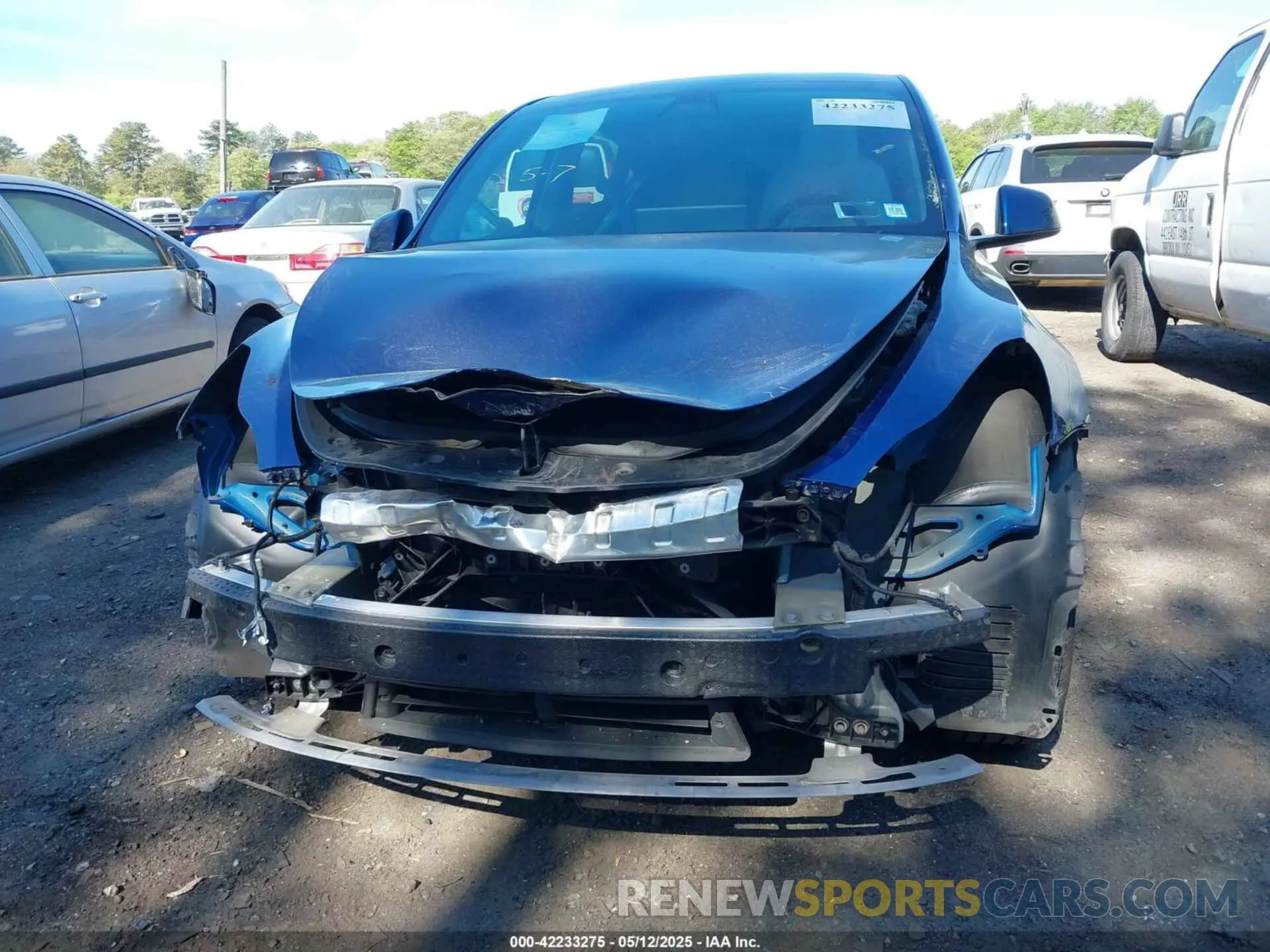 12 Photograph of a damaged car 7SAYGDEE5NF314085 TESLA MODEL Y 2022
