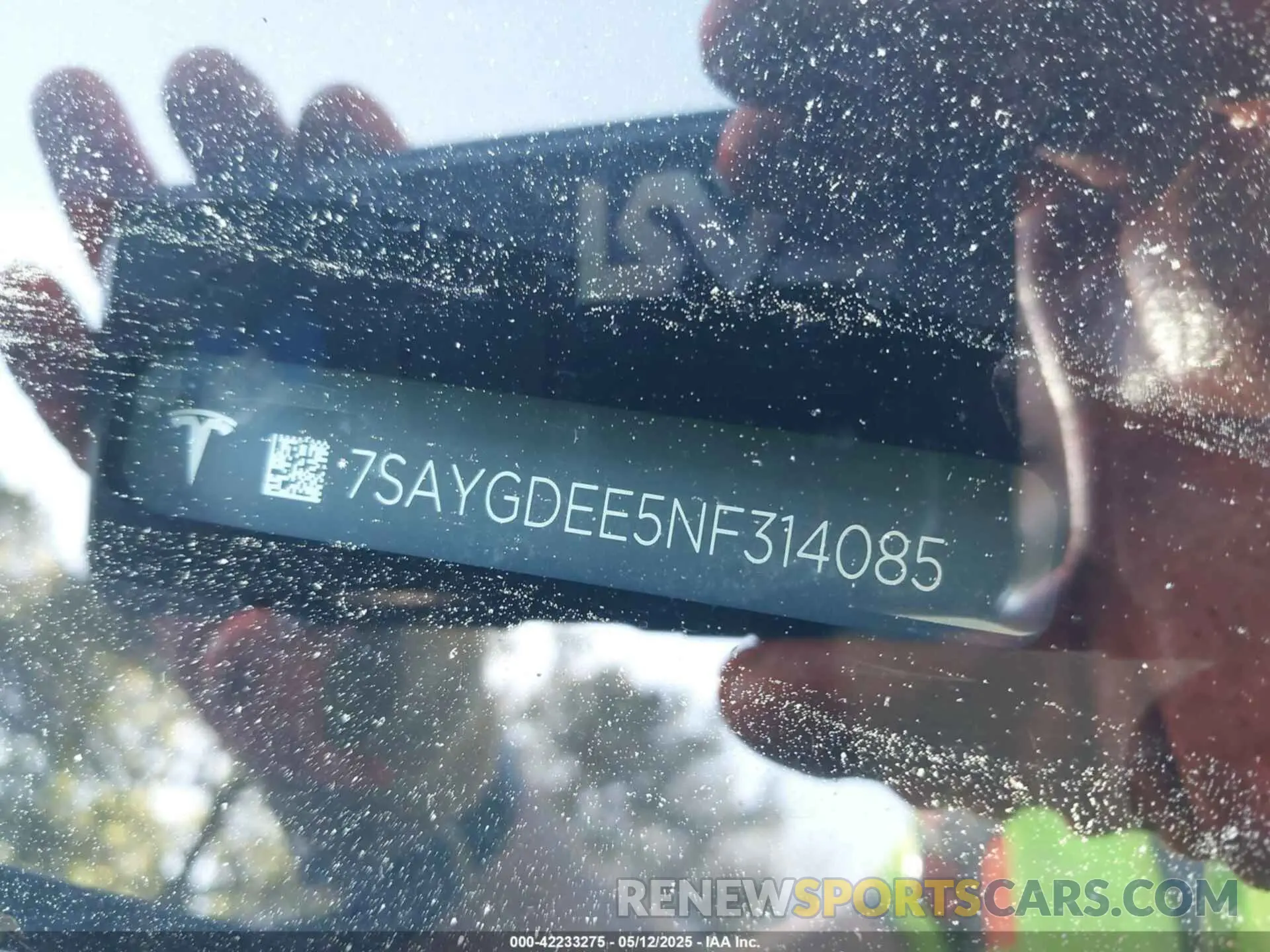 19 Photograph of a damaged car 7SAYGDEE5NF314085 TESLA MODEL Y 2022