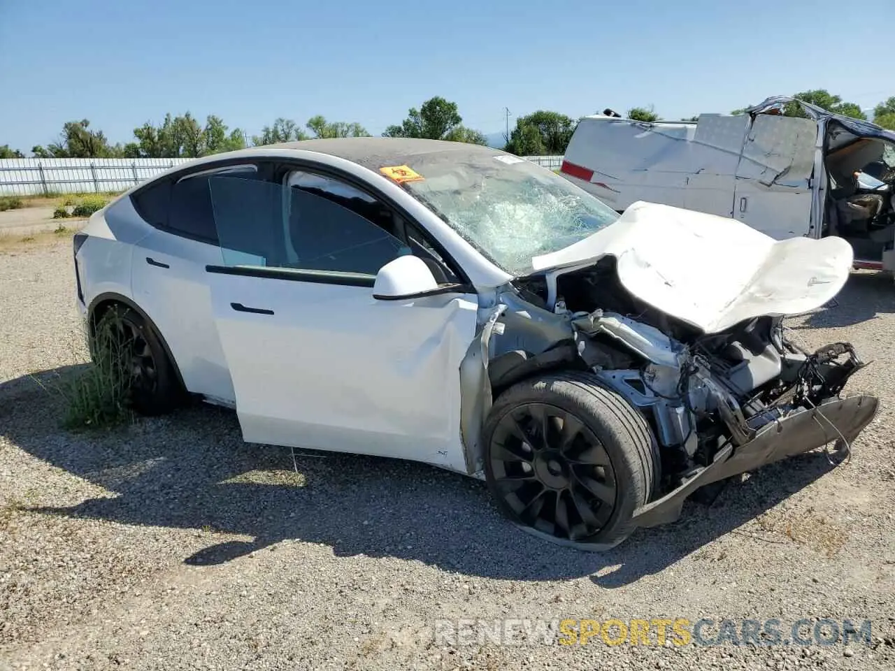 4 Photograph of a damaged car 7SAYGDEE5NF346700 TESLA MODEL Y 2022