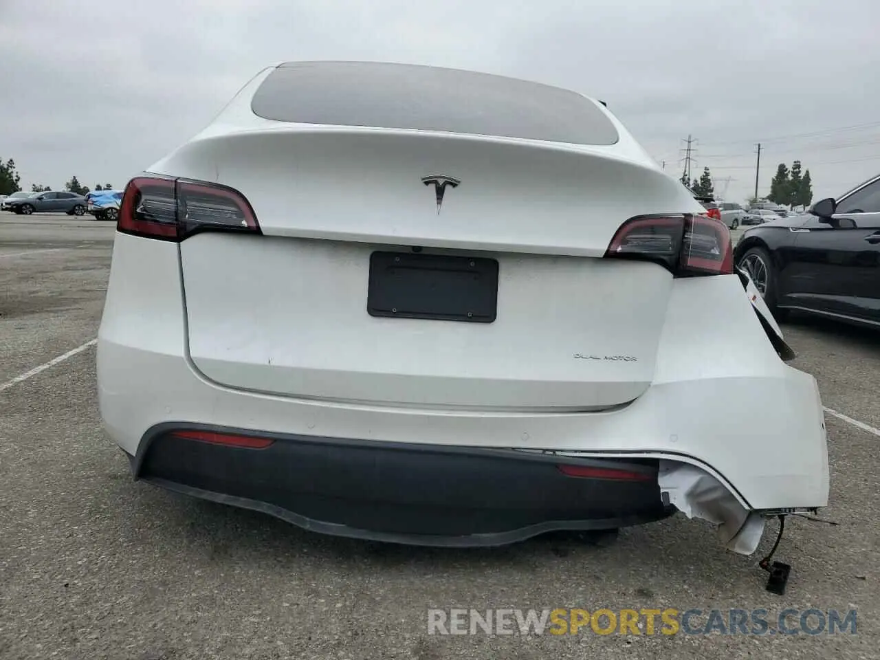 6 Photograph of a damaged car 7SAYGDEE5NF352075 TESLA MODEL Y 2022