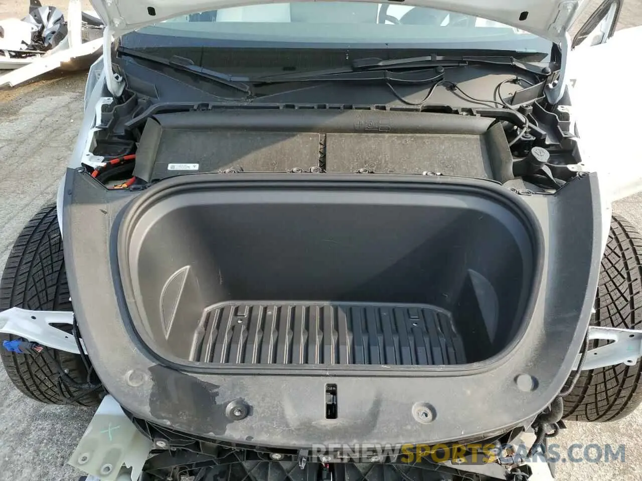 11 Photograph of a damaged car 7SAYGDEE5NF355624 TESLA MODEL Y 2022