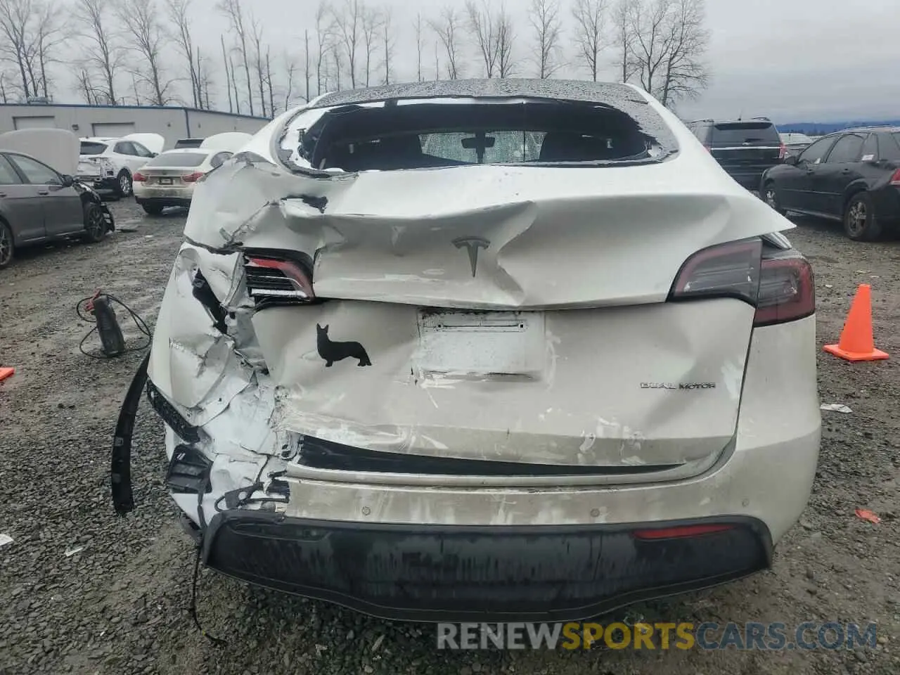6 Photograph of a damaged car 7SAYGDEE5NF356076 TESLA MODEL Y 2022