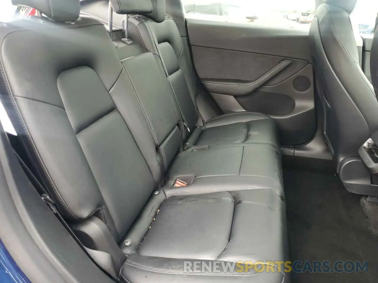 10 Photograph of a damaged car 7SAYGDEE5NF365568 TESLA MODEL Y 2022