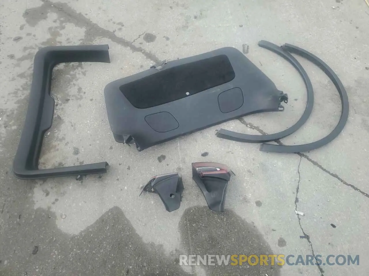 12 Photograph of a damaged car 7SAYGDEE5NF365568 TESLA MODEL Y 2022