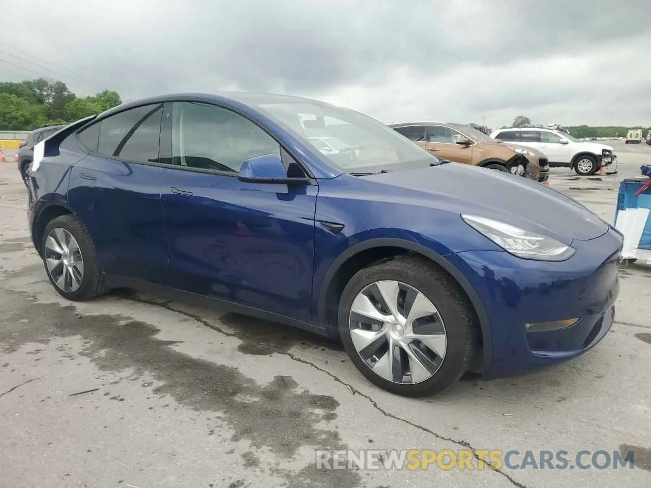 4 Photograph of a damaged car 7SAYGDEE5NF365568 TESLA MODEL Y 2022