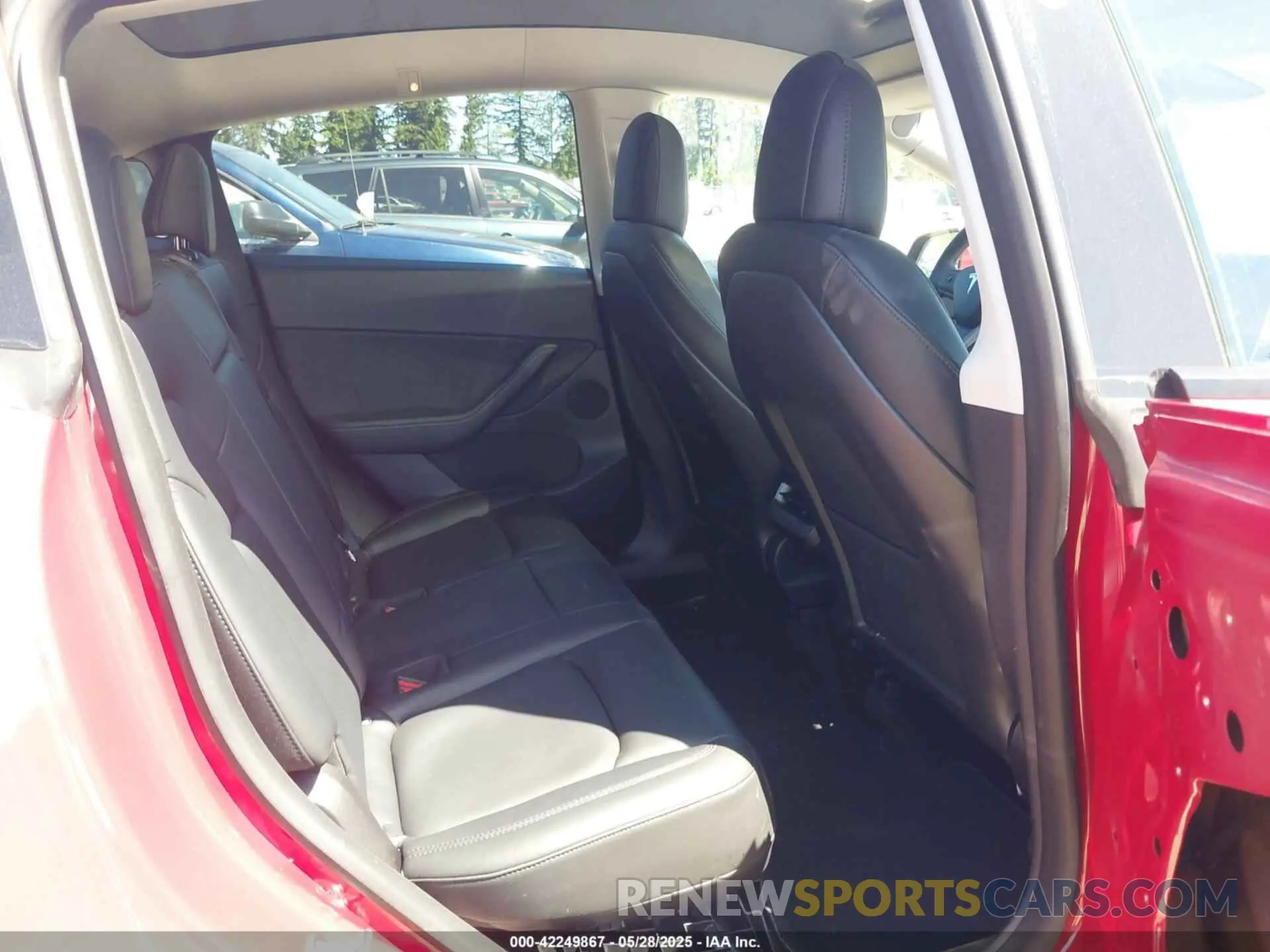 8 Photograph of a damaged car 7SAYGDEE5NF365697 TESLA MODEL Y 2022