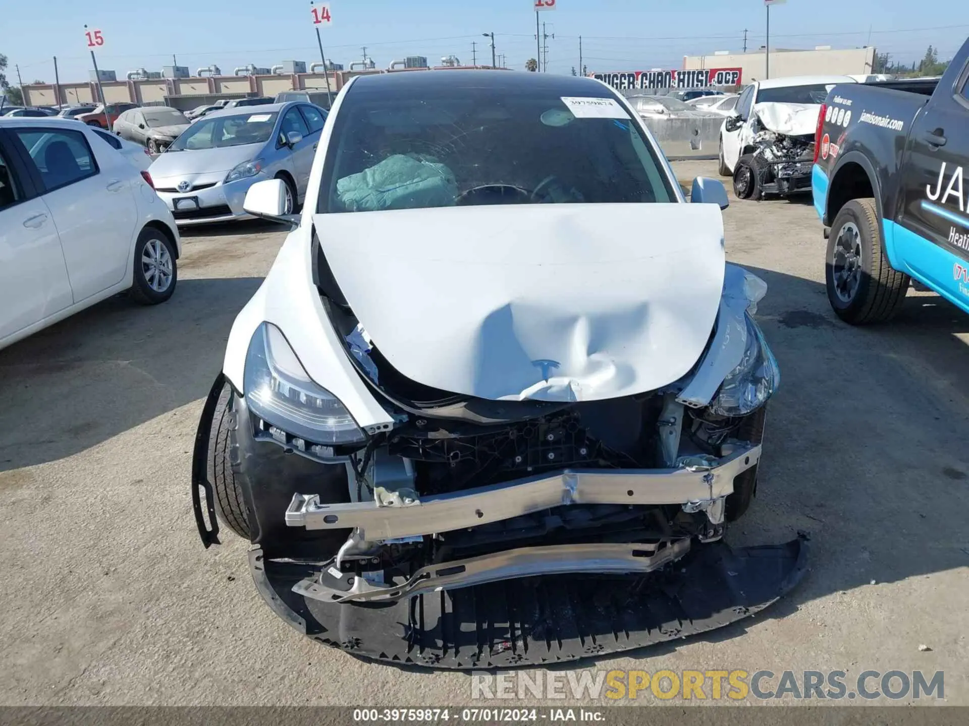 12 Photograph of a damaged car 7SAYGDEE5NF366199 TESLA MODEL Y 2022