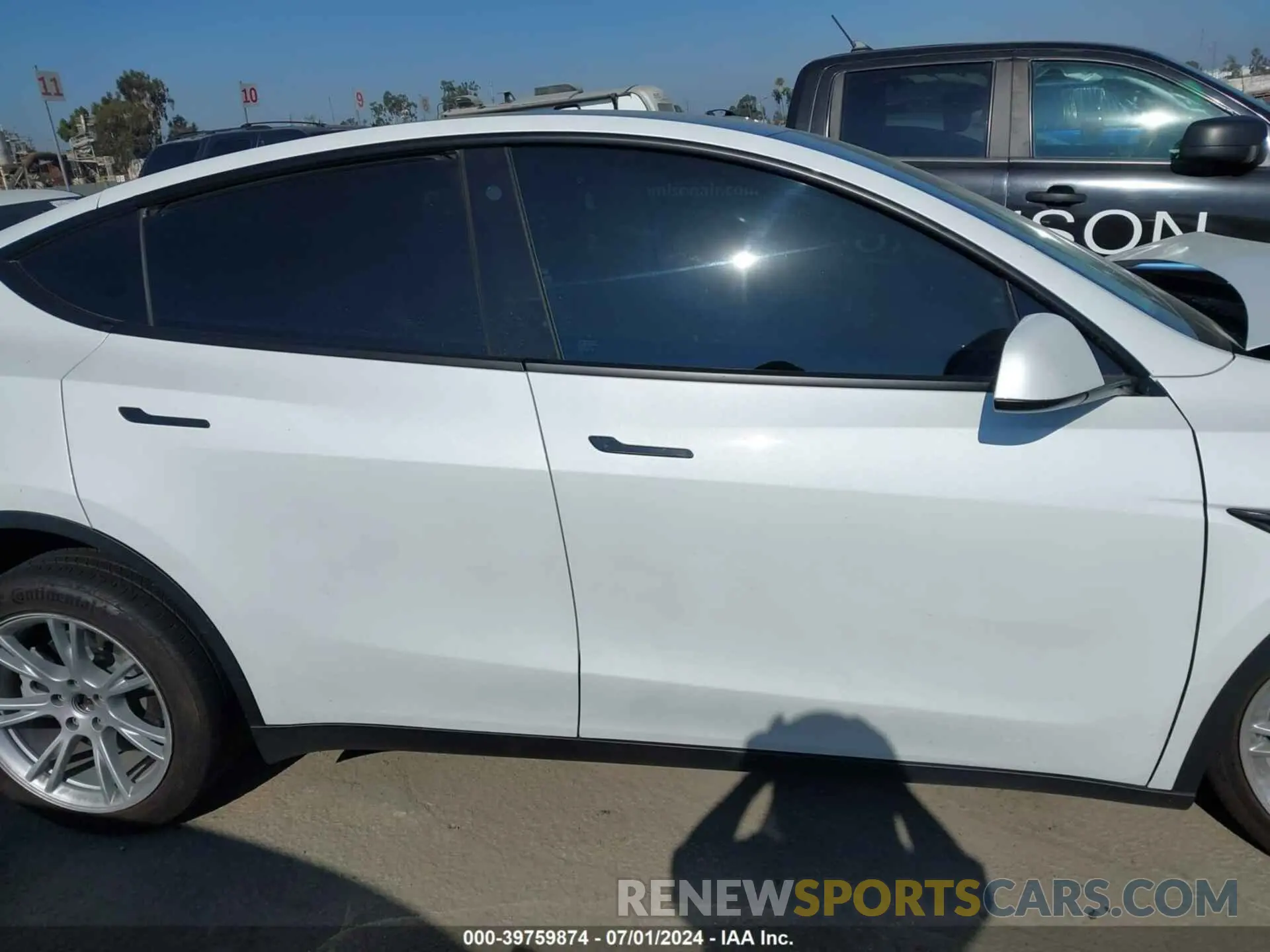 13 Photograph of a damaged car 7SAYGDEE5NF366199 TESLA MODEL Y 2022