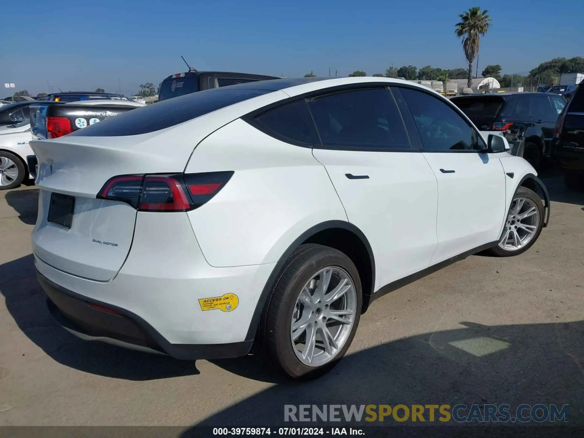 4 Photograph of a damaged car 7SAYGDEE5NF366199 TESLA MODEL Y 2022