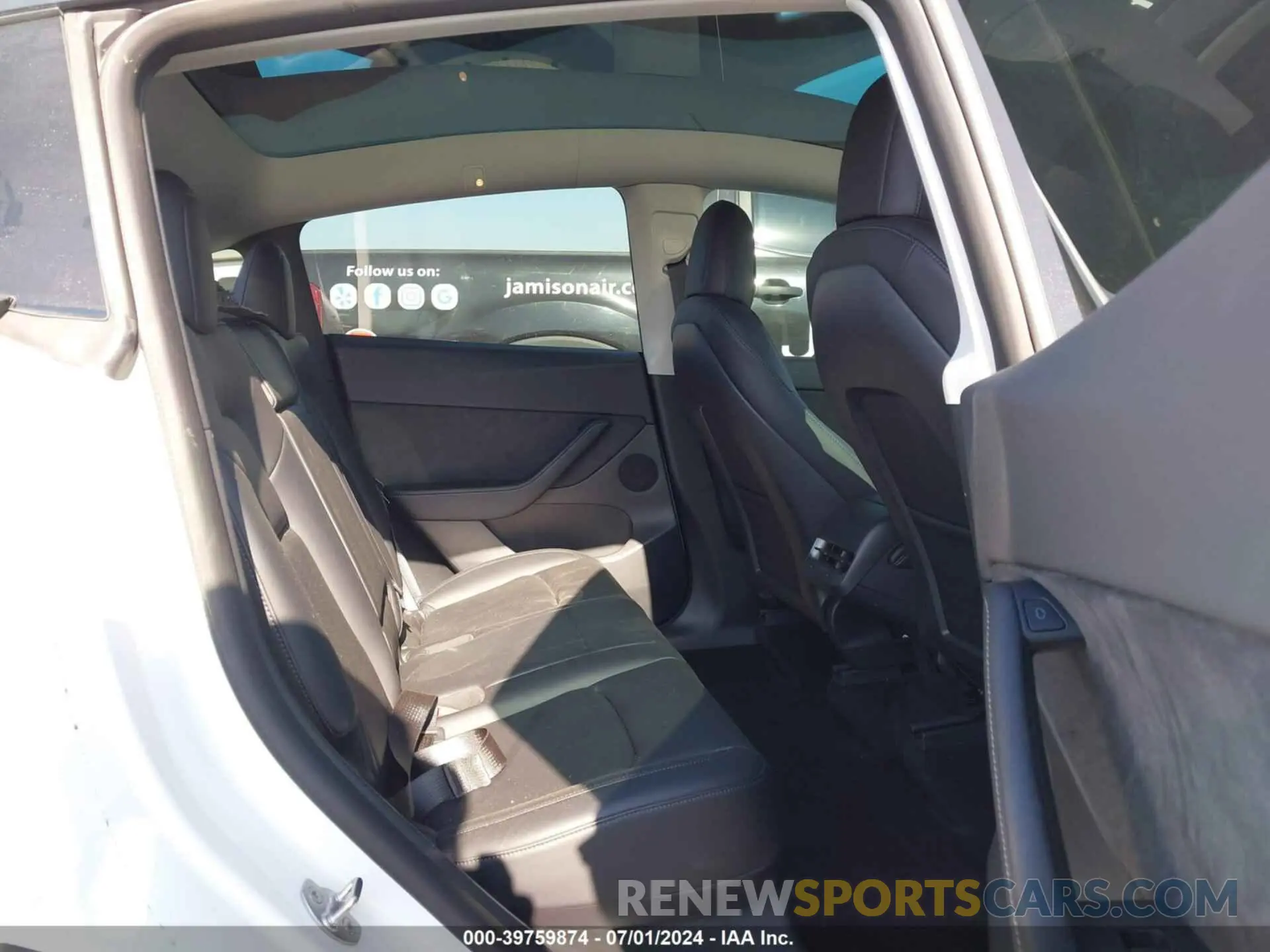 8 Photograph of a damaged car 7SAYGDEE5NF366199 TESLA MODEL Y 2022