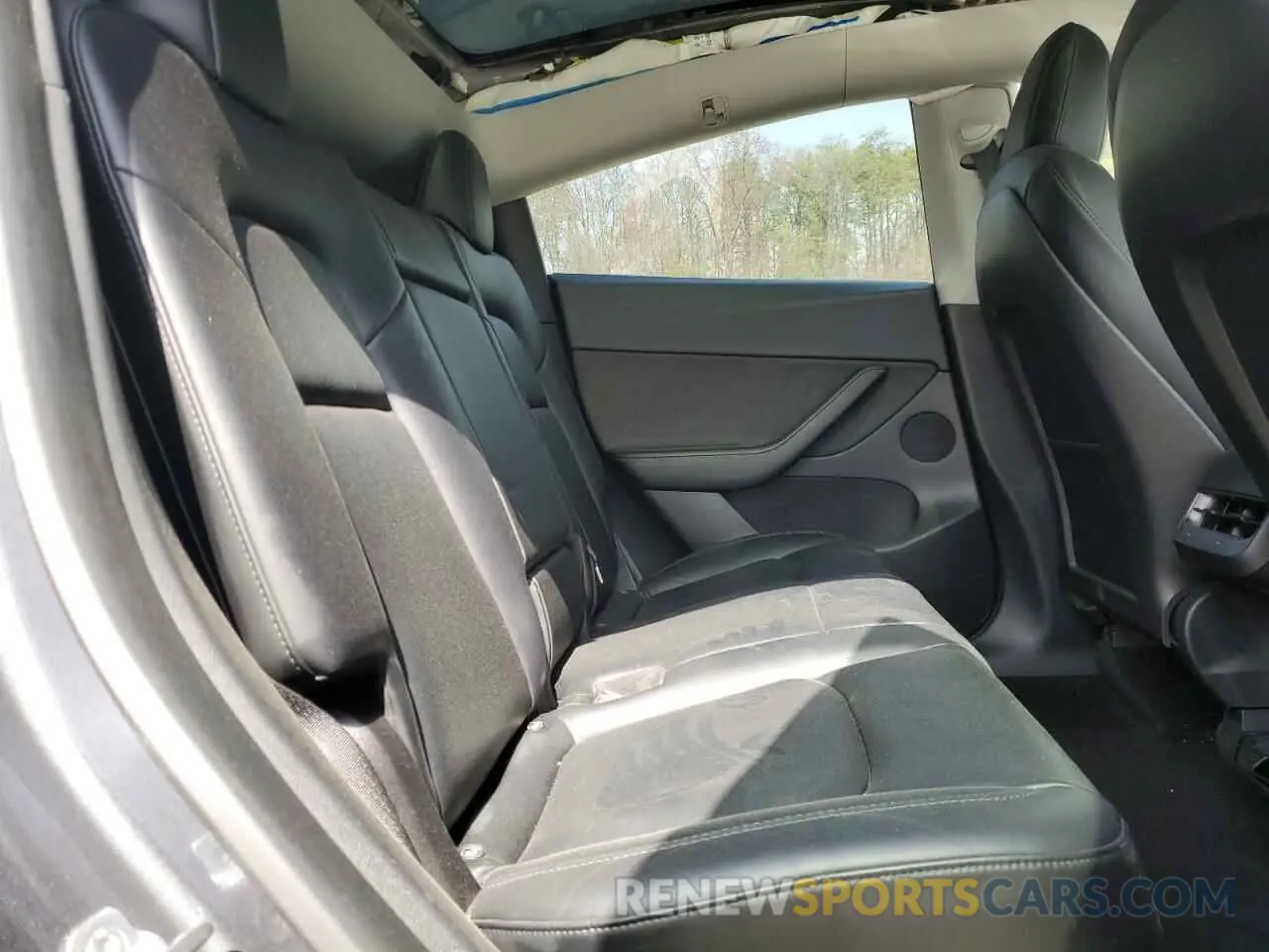 11 Photograph of a damaged car 7SAYGDEE5NF366493 TESLA MODEL Y 2022