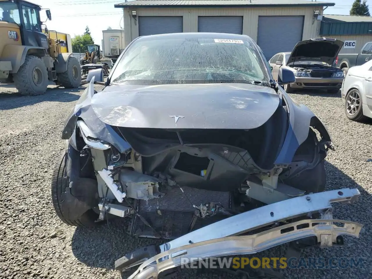 5 Photograph of a damaged car 7SAYGDEE5NF367885 TESLA MODEL Y 2022