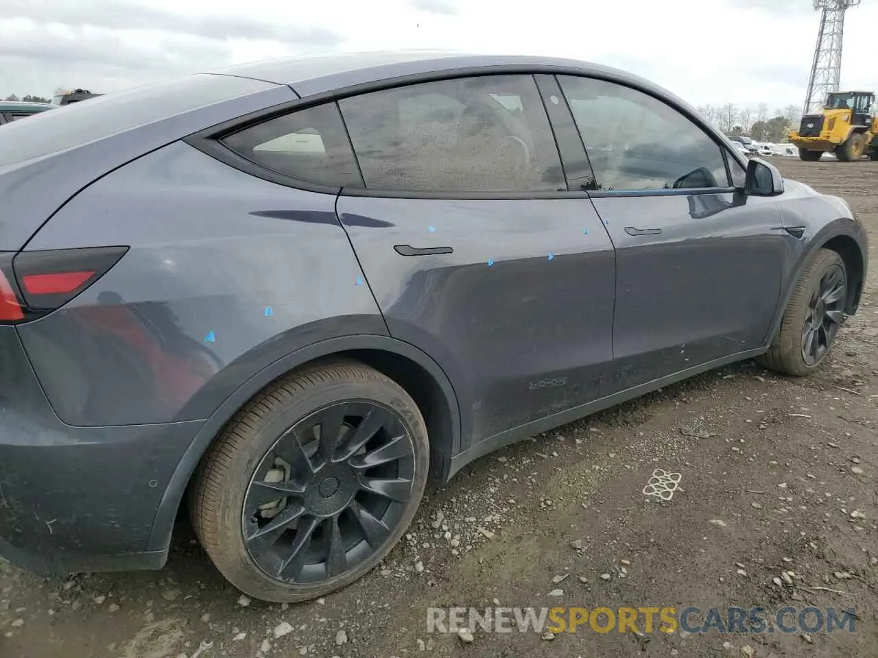 10 Photograph of a damaged car 7SAYGDEE5NF376005 TESLA MODEL Y 2022