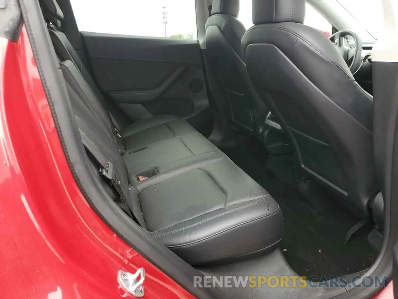 10 Photograph of a damaged car 7SAYGDEE5NF388428 TESLA MODEL Y 2022