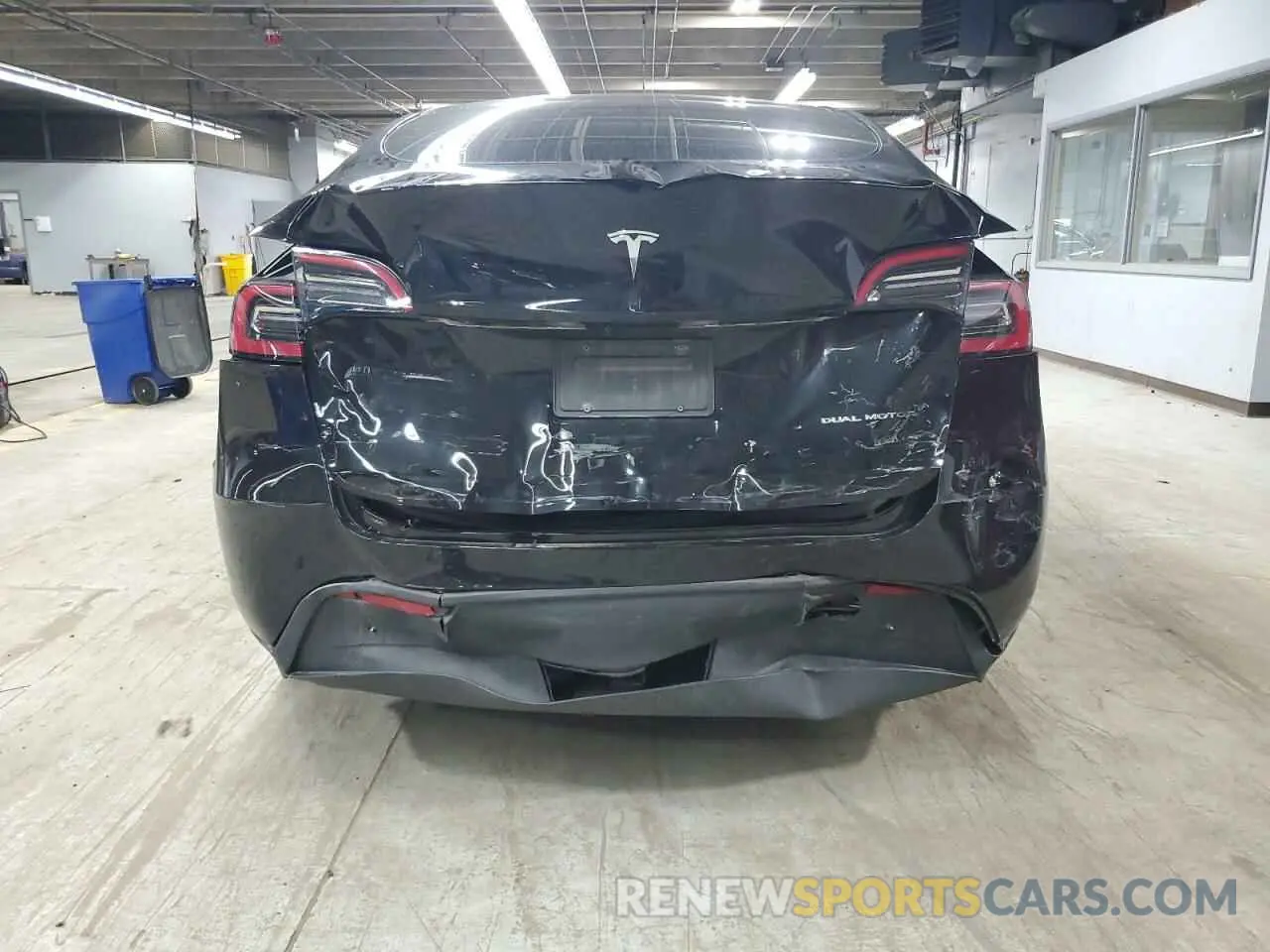 6 Photograph of a damaged car 7SAYGDEE5NF393614 TESLA MODEL Y 2022