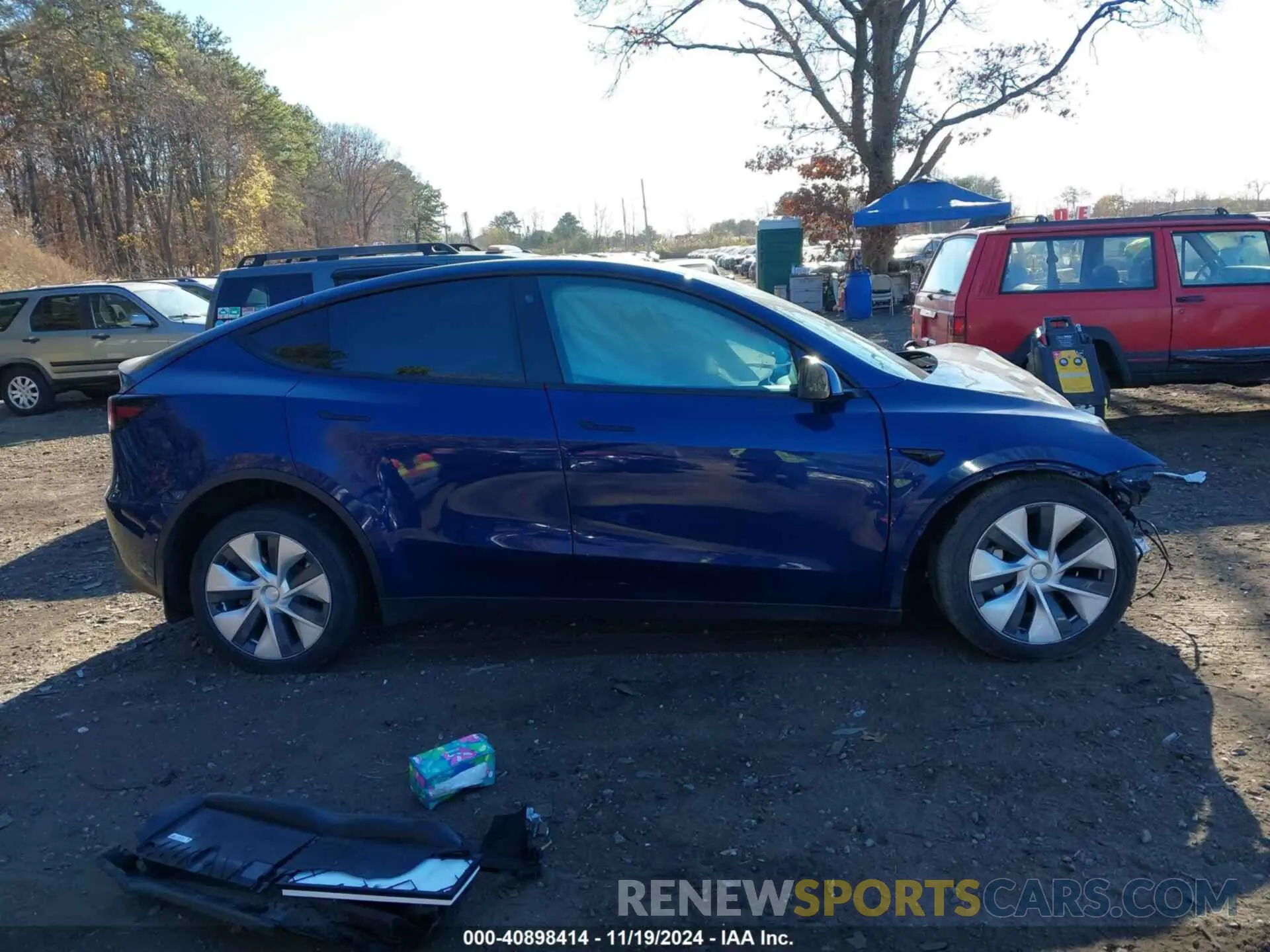 13 Photograph of a damaged car 7SAYGDEE5NF440642 TESLA MODEL Y 2022