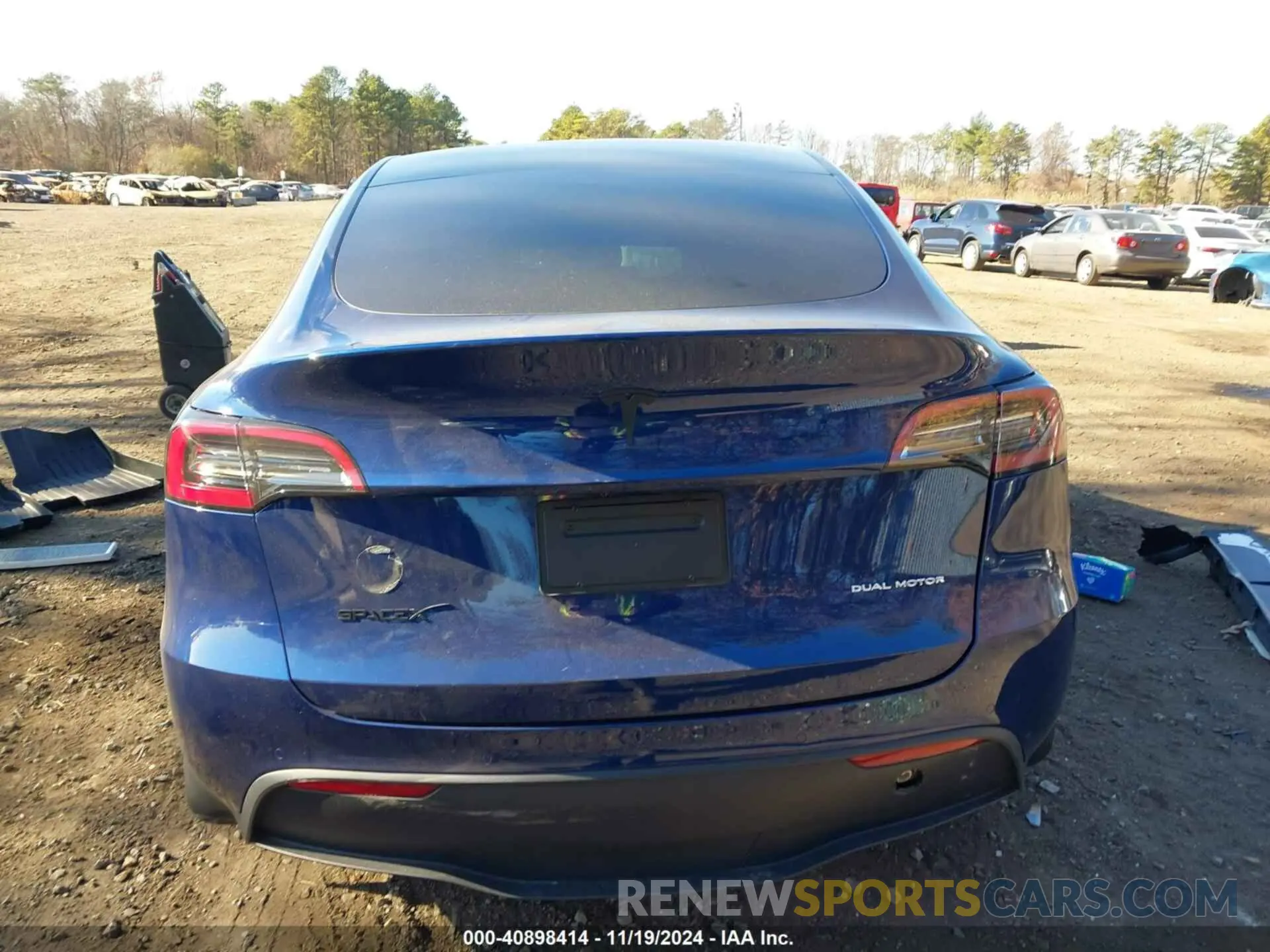 16 Photograph of a damaged car 7SAYGDEE5NF440642 TESLA MODEL Y 2022