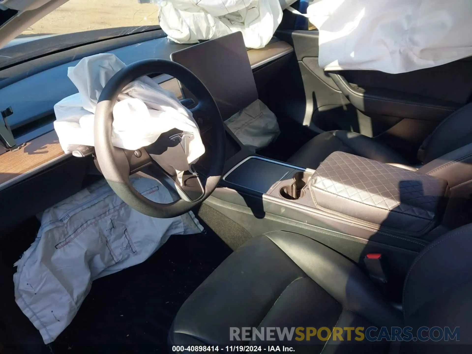 5 Photograph of a damaged car 7SAYGDEE5NF440642 TESLA MODEL Y 2022