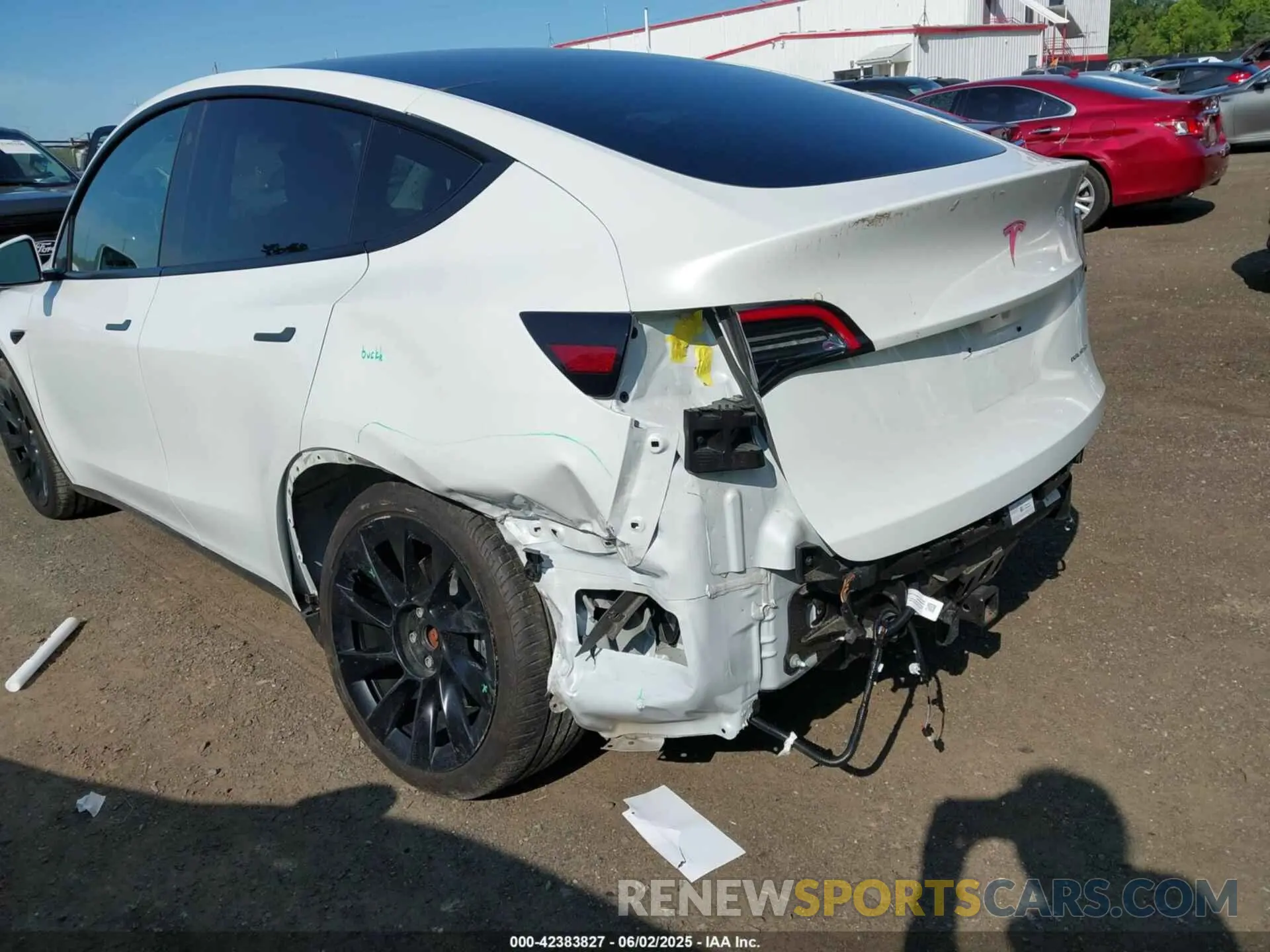 6 Photograph of a damaged car 7SAYGDEE5NF450877 TESLA MODEL Y 2022