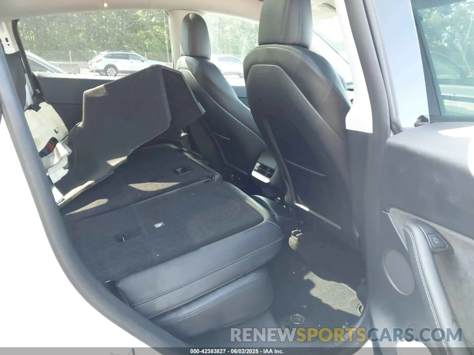 8 Photograph of a damaged car 7SAYGDEE5NF450877 TESLA MODEL Y 2022