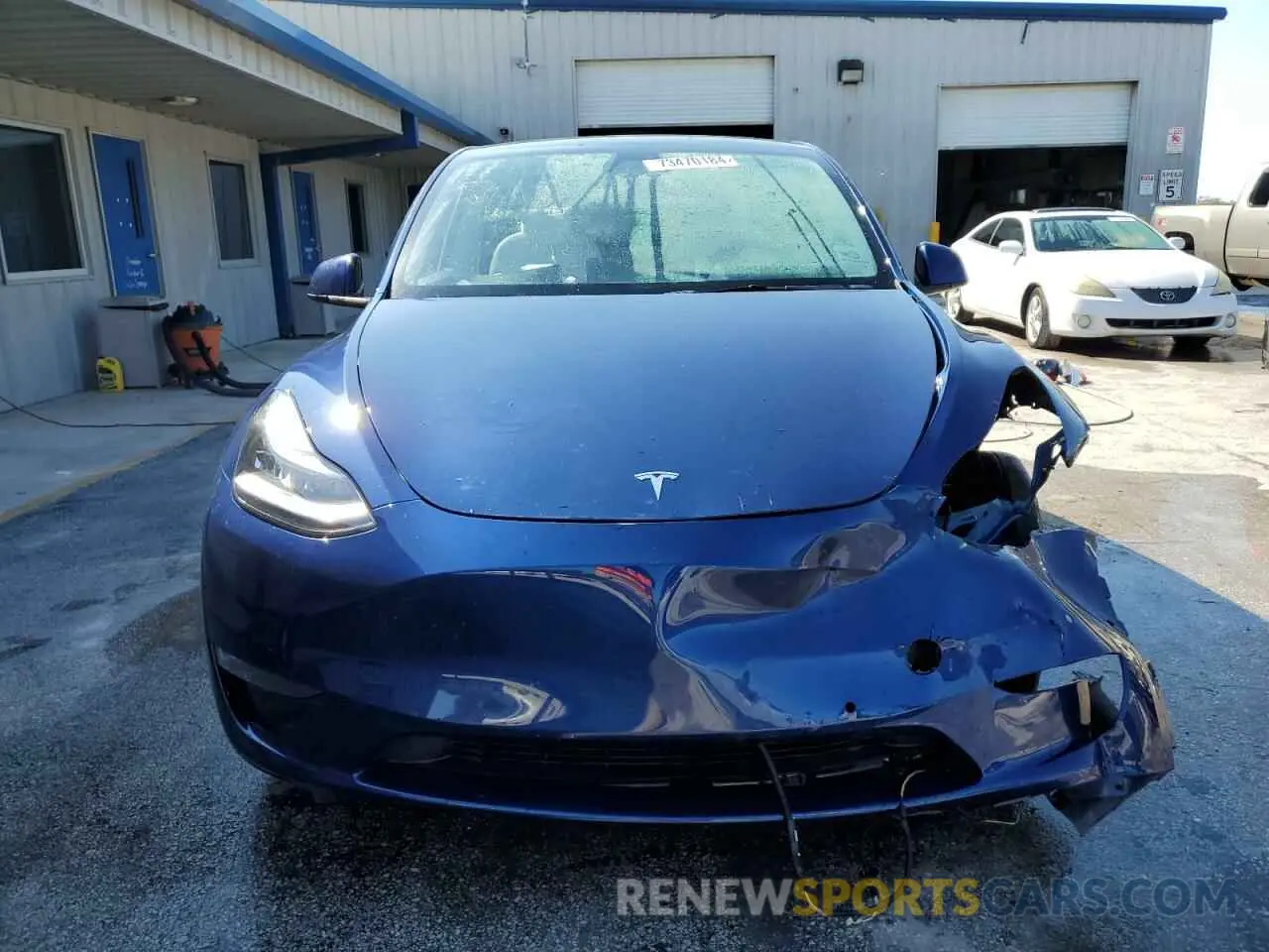 5 Photograph of a damaged car 7SAYGDEE5NF464651 TESLA MODEL Y 2022