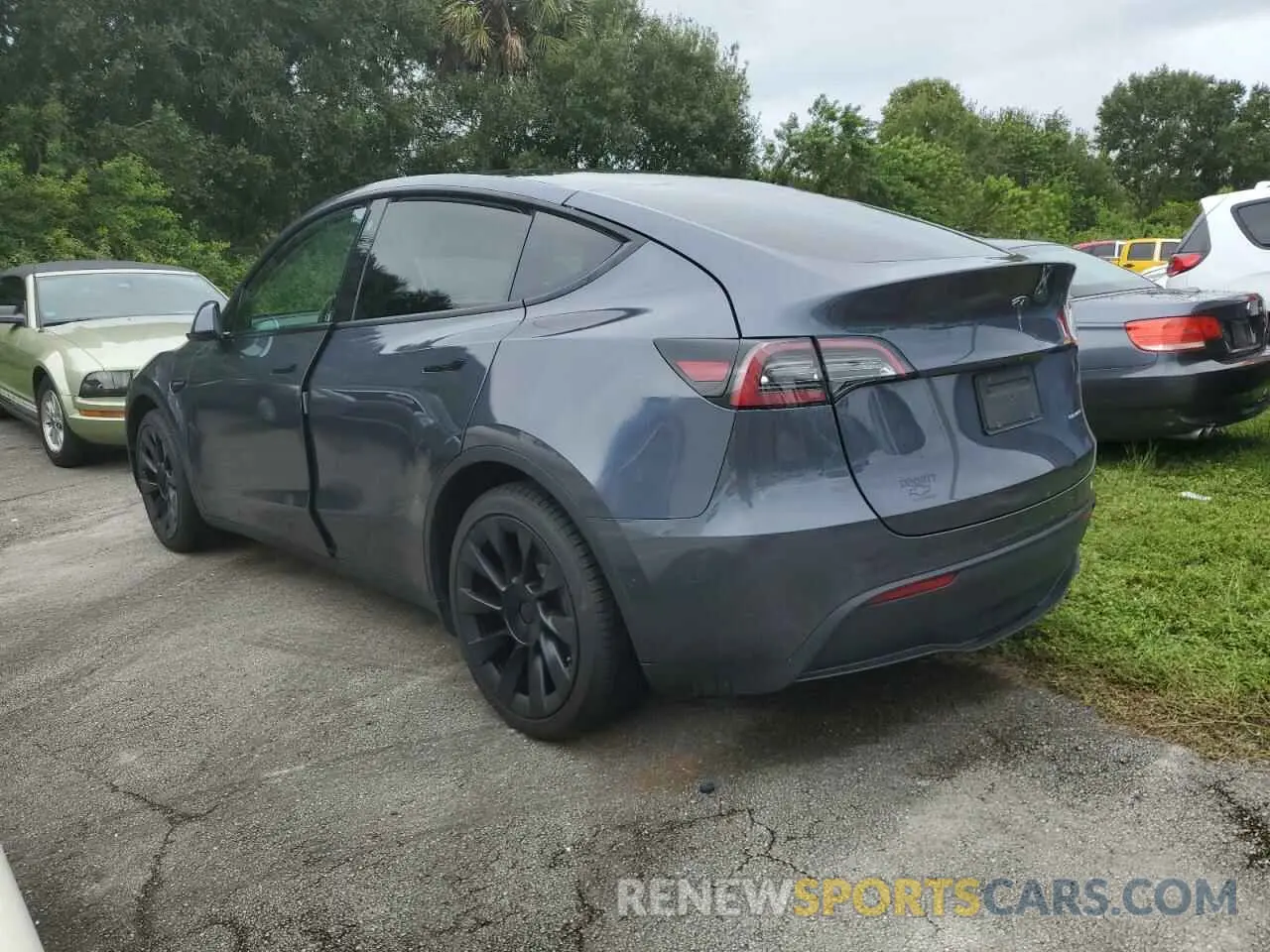 2 Photograph of a damaged car 7SAYGDEE5NF480607 TESLA MODEL Y 2022