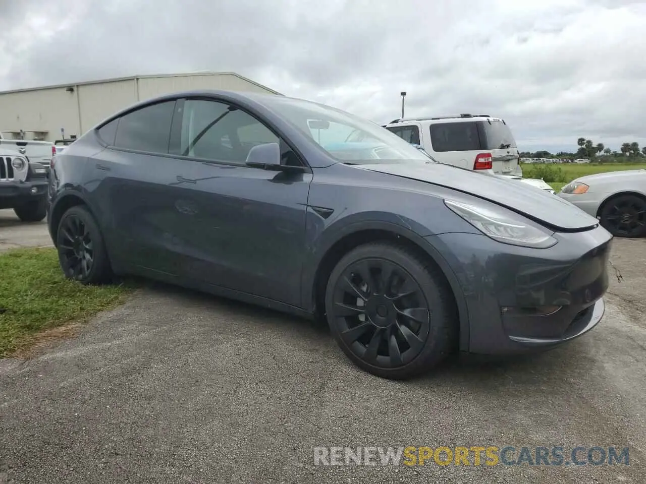 4 Photograph of a damaged car 7SAYGDEE5NF480607 TESLA MODEL Y 2022