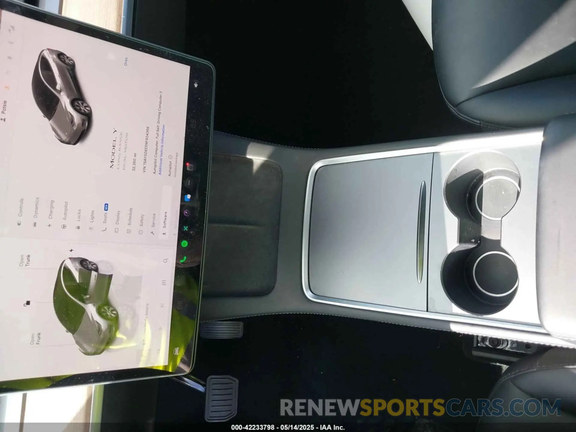 11 Photograph of a damaged car 7SAYGDEE5NF504369 TESLA MODEL Y 2022