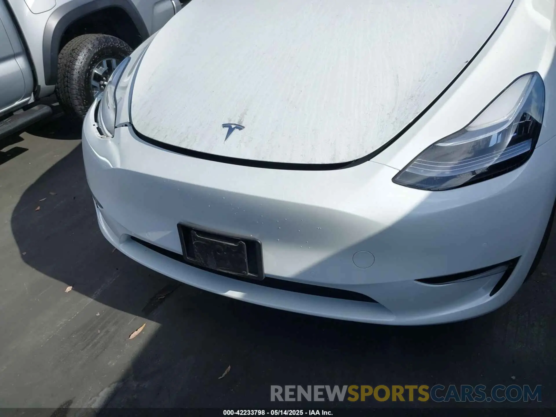 13 Photograph of a damaged car 7SAYGDEE5NF504369 TESLA MODEL Y 2022