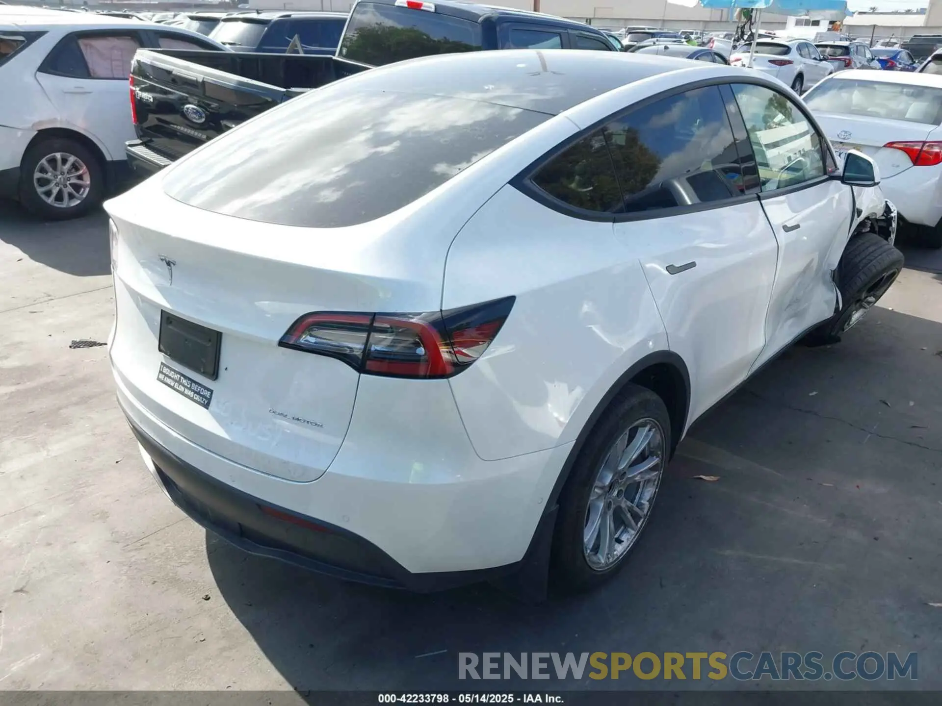 4 Photograph of a damaged car 7SAYGDEE5NF504369 TESLA MODEL Y 2022