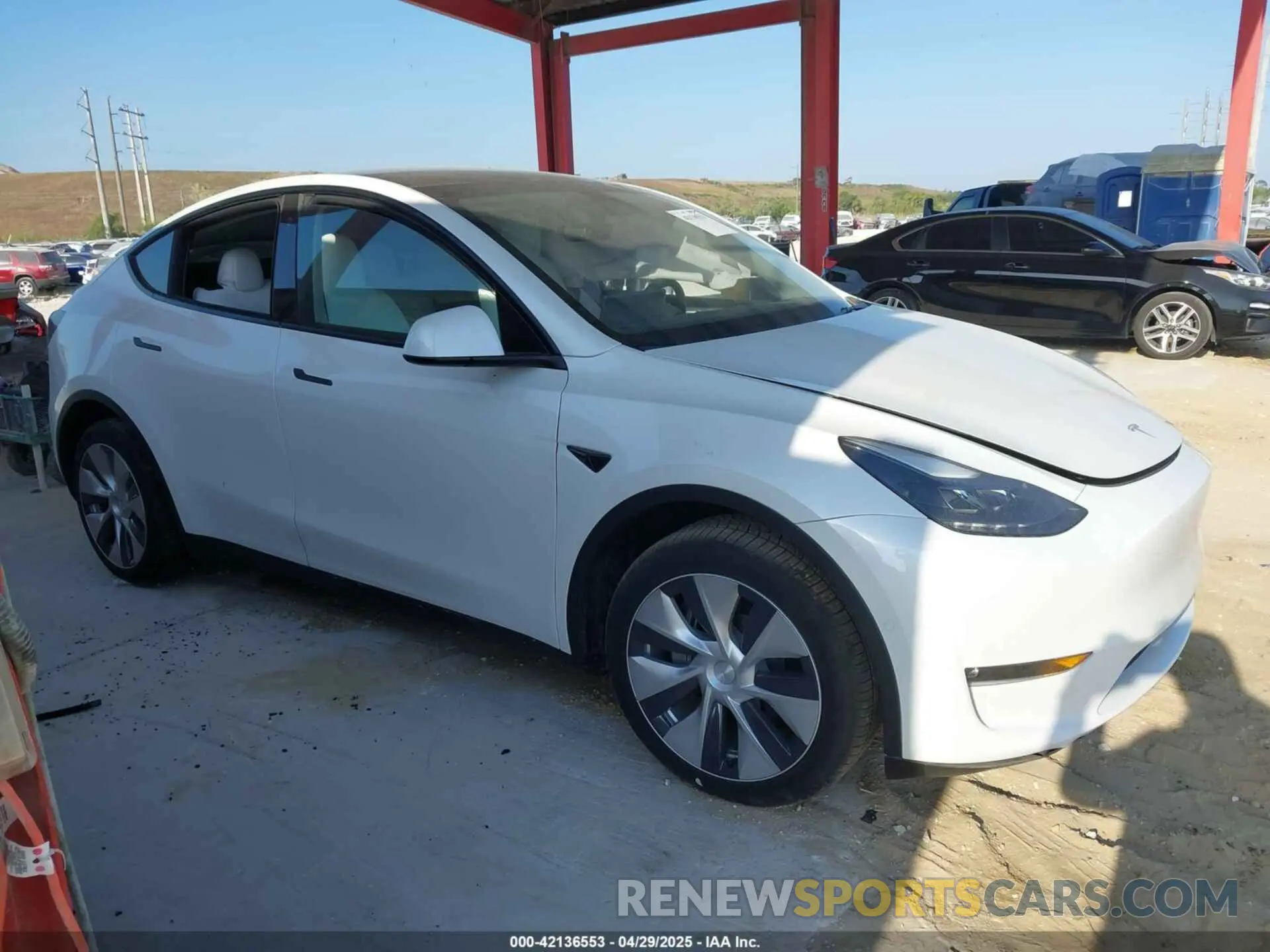 13 Photograph of a damaged car 7SAYGDEE5NF516604 TESLA MODEL Y 2022