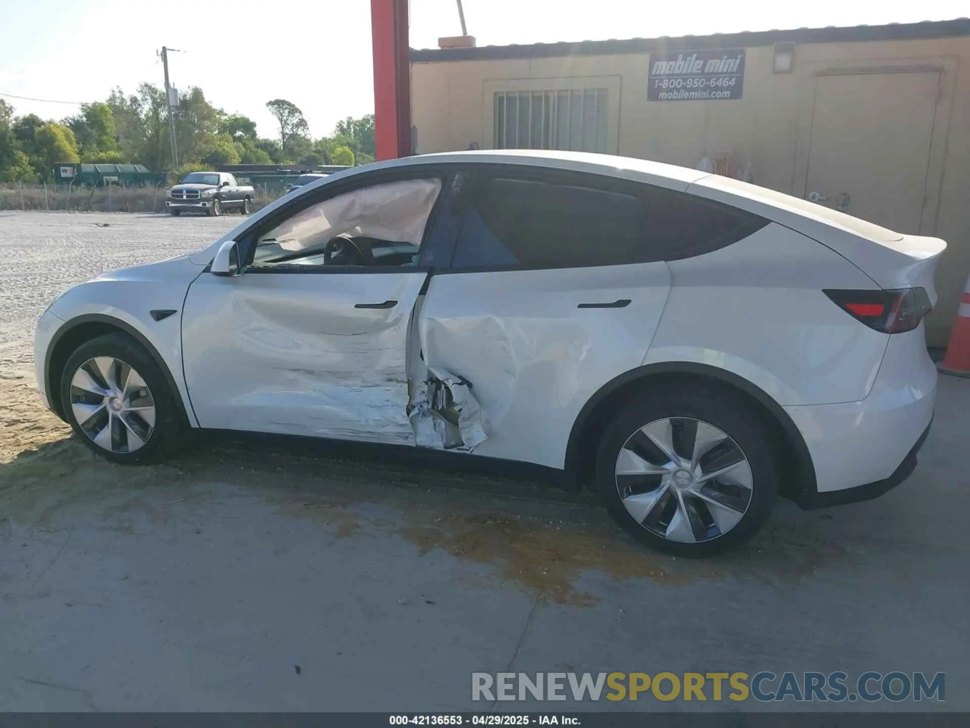 14 Photograph of a damaged car 7SAYGDEE5NF516604 TESLA MODEL Y 2022
