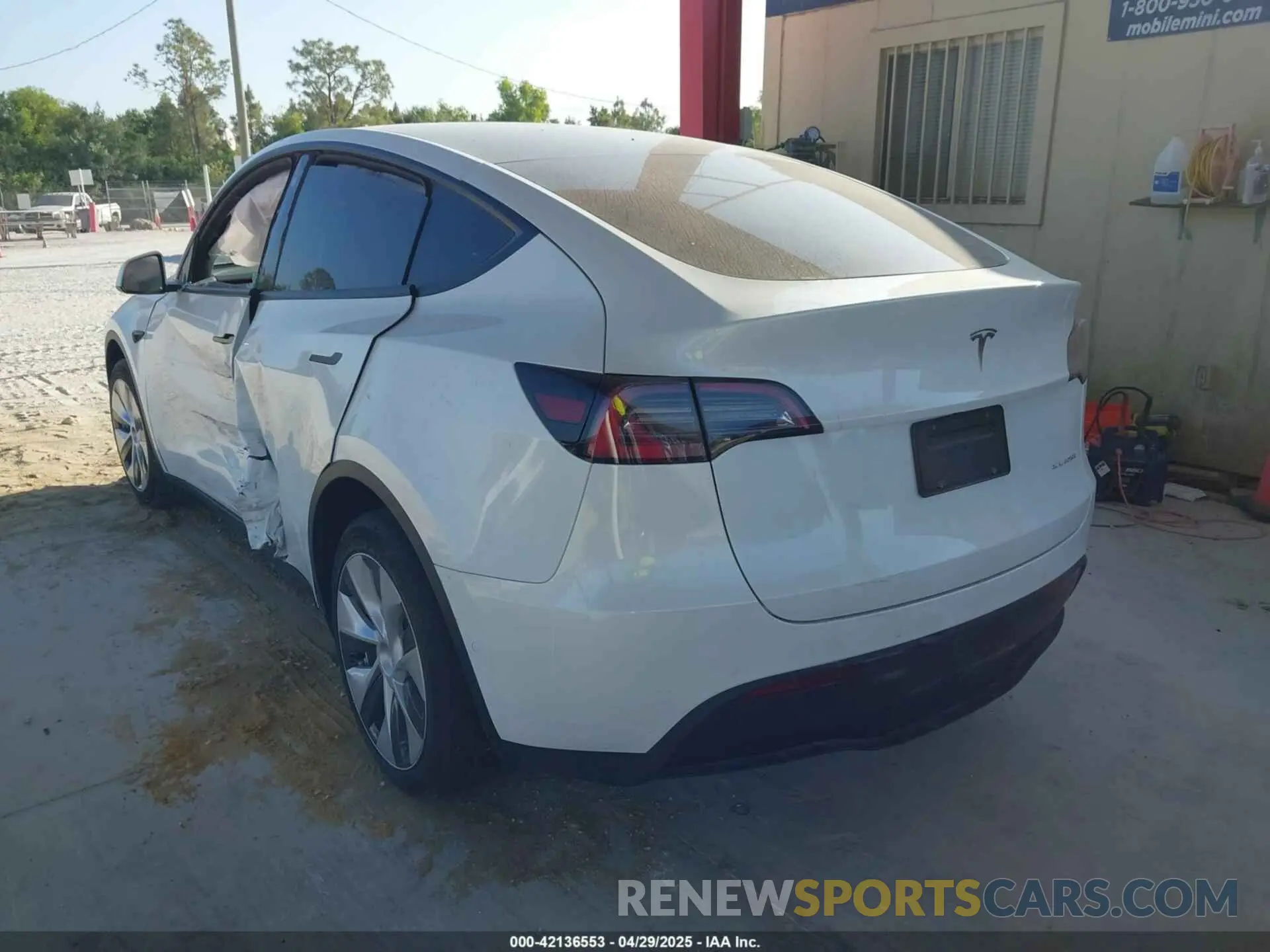 3 Photograph of a damaged car 7SAYGDEE5NF516604 TESLA MODEL Y 2022