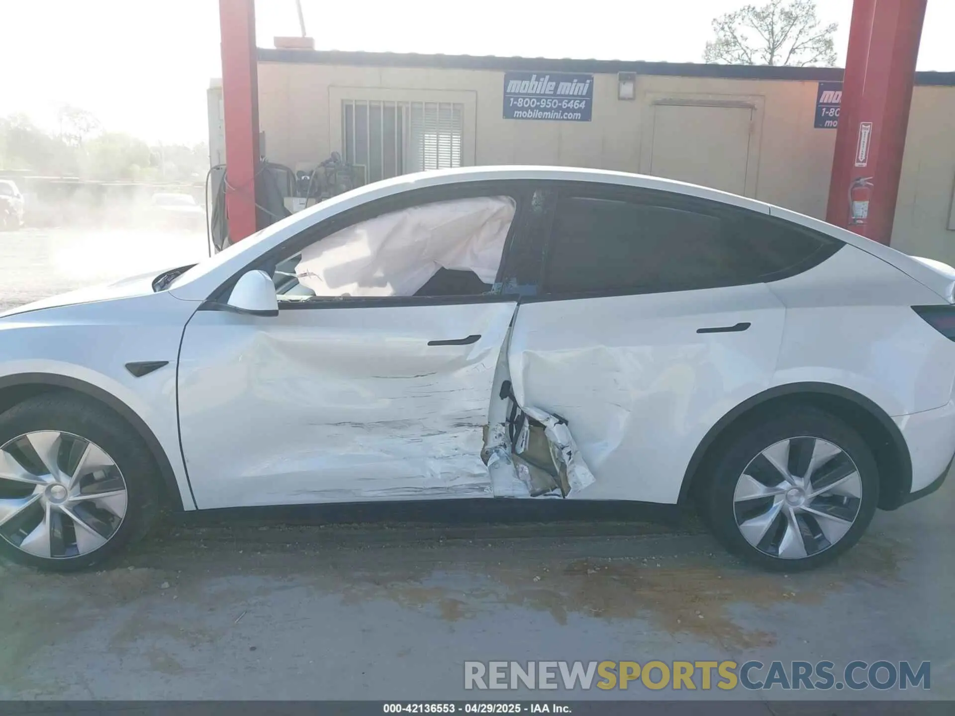 6 Photograph of a damaged car 7SAYGDEE5NF516604 TESLA MODEL Y 2022