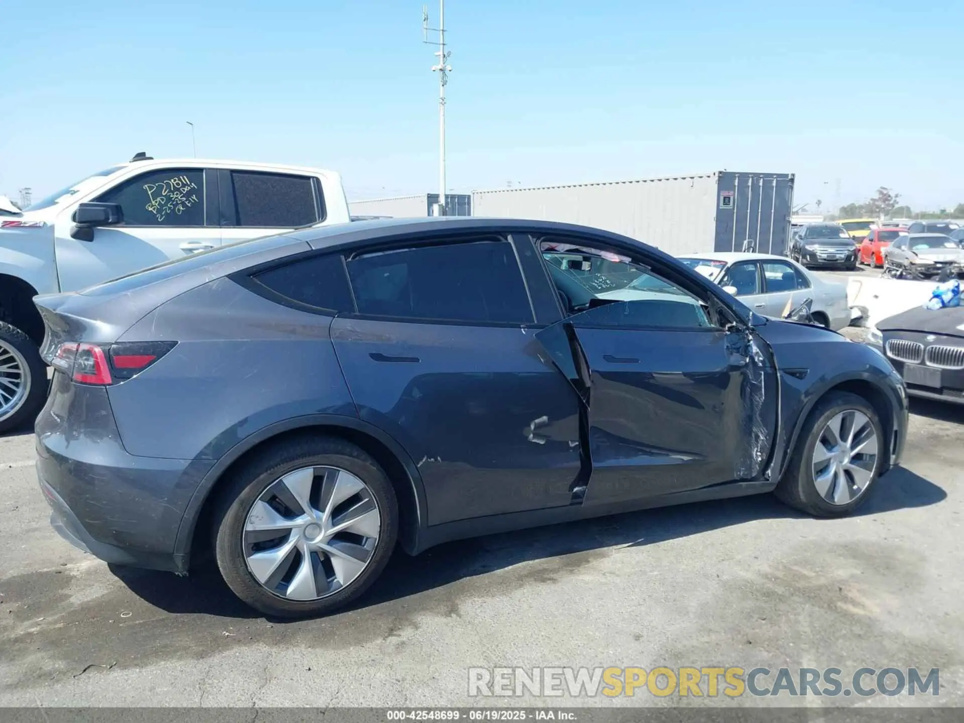 12 Photograph of a damaged car 7SAYGDEE5NF557900 TESLA MODEL Y 2022