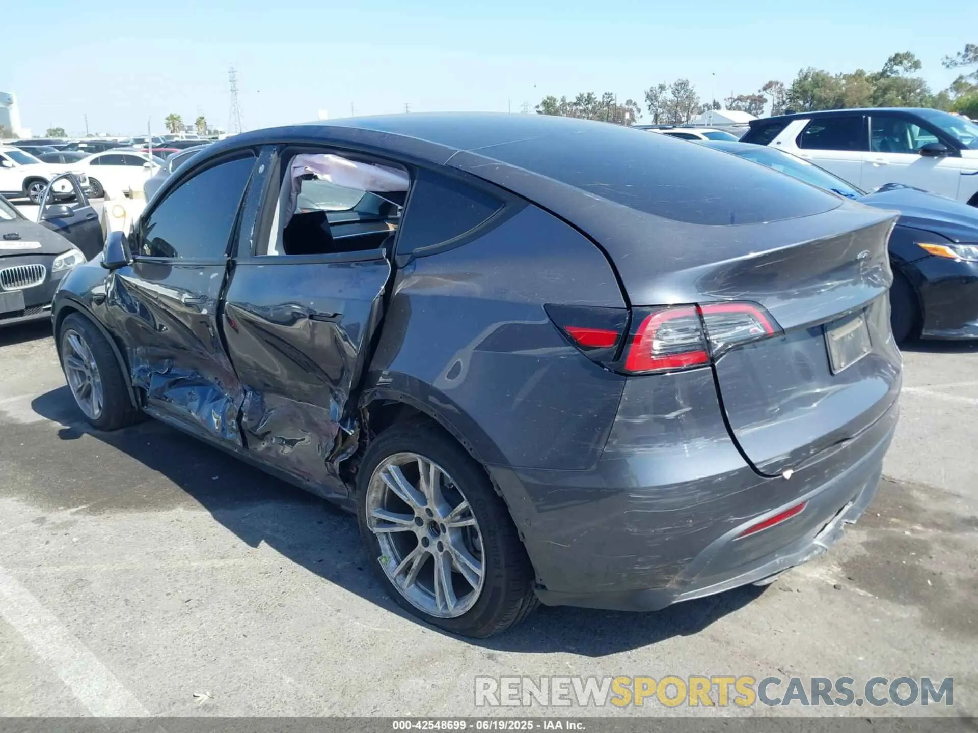 3 Photograph of a damaged car 7SAYGDEE5NF557900 TESLA MODEL Y 2022