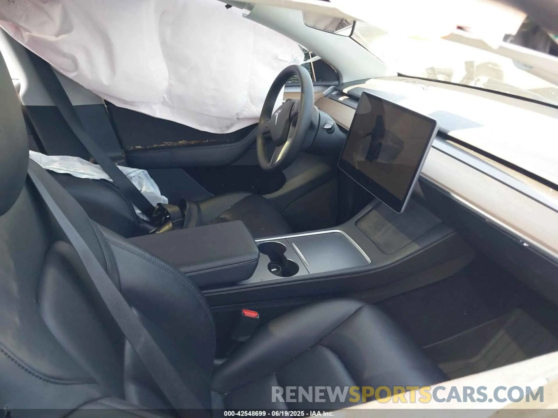 5 Photograph of a damaged car 7SAYGDEE5NF557900 TESLA MODEL Y 2022